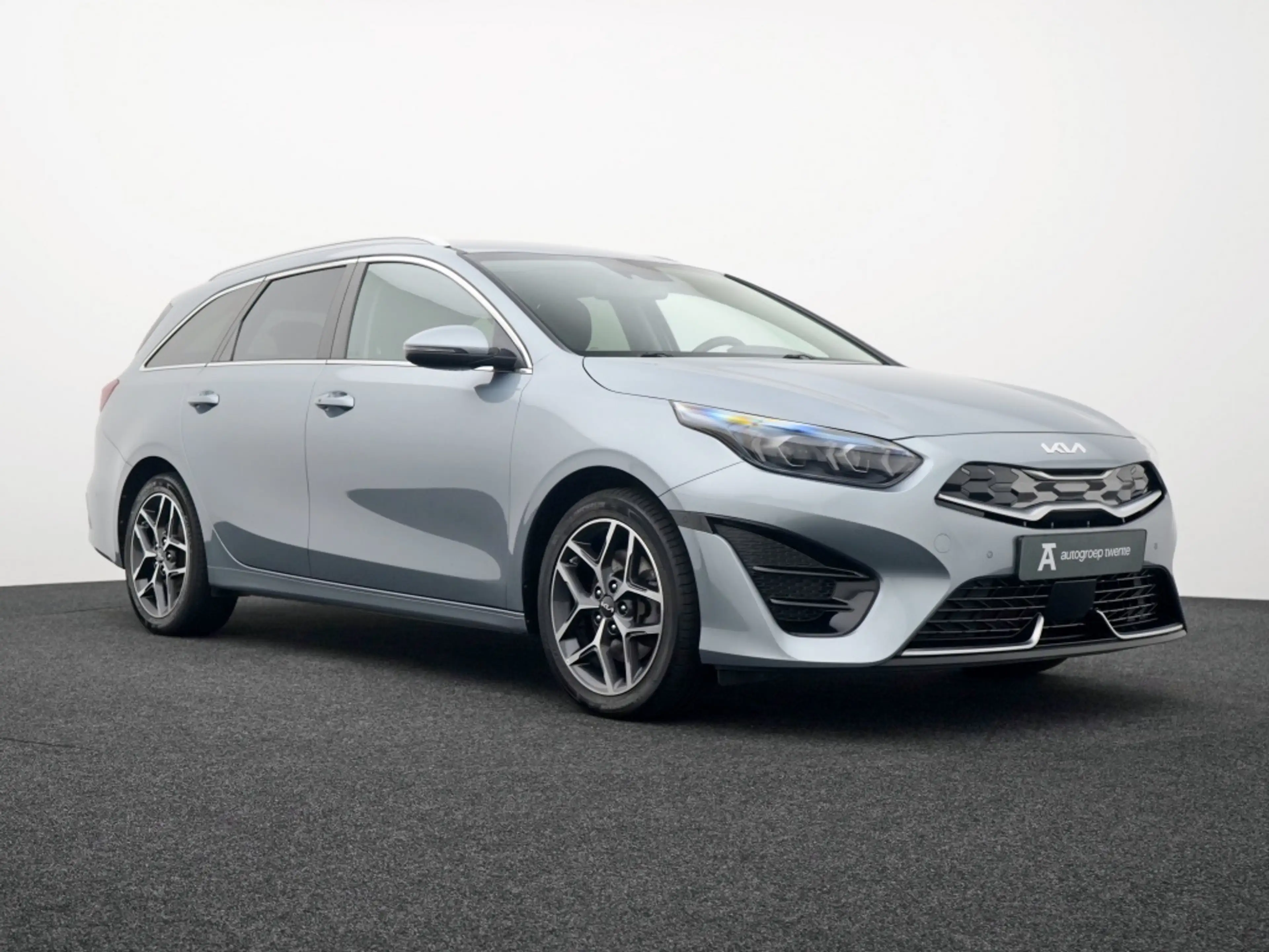 Kia Ceed SW / cee'd SW Sportswagon 1.6 GDI PHEV Dynamicline | Stoelverwar — photo 12