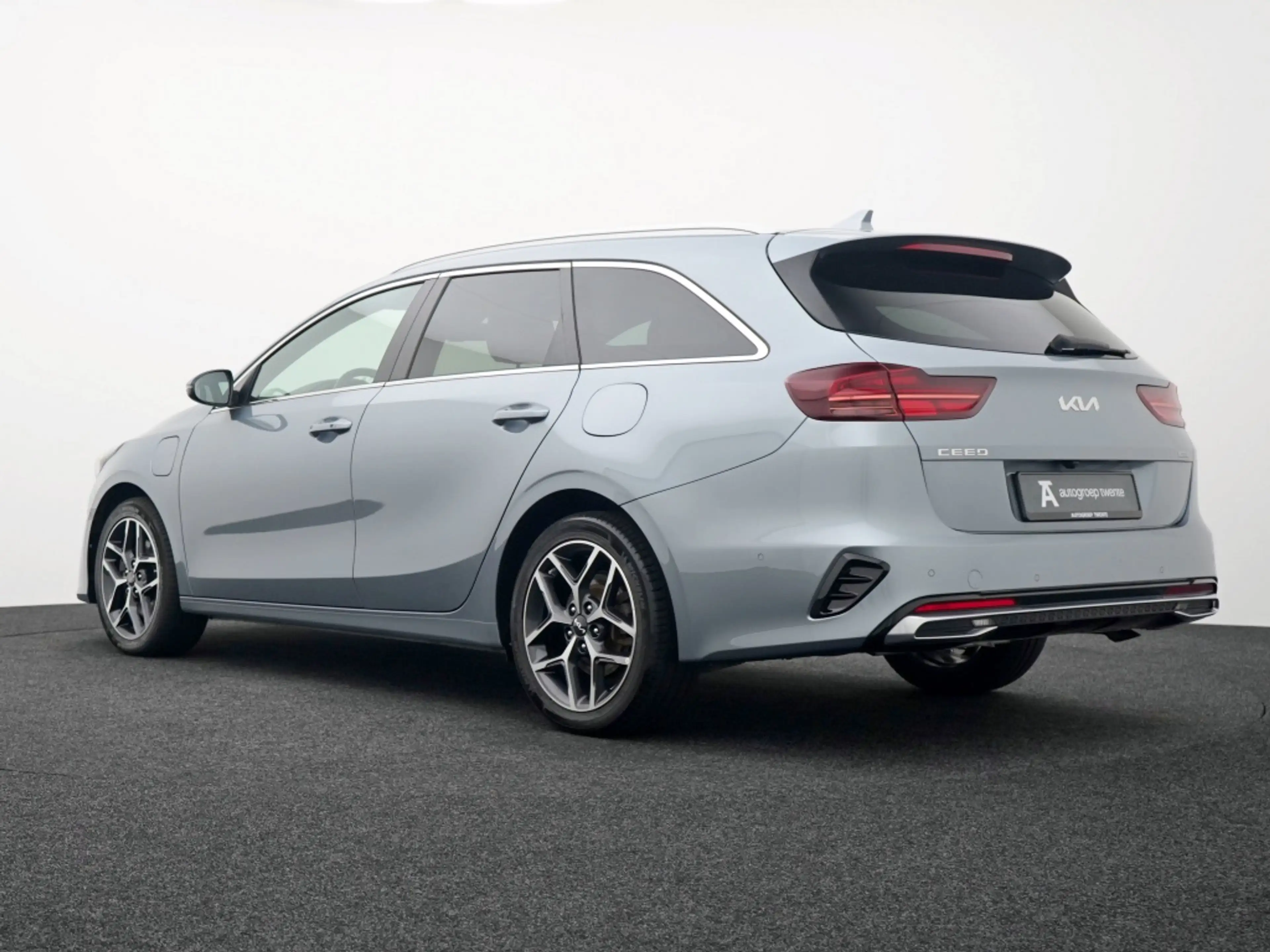 Kia Ceed SW / cee'd SW Sportswagon 1.6 GDI PHEV Dynamicline | Stoelverwar — photo 8