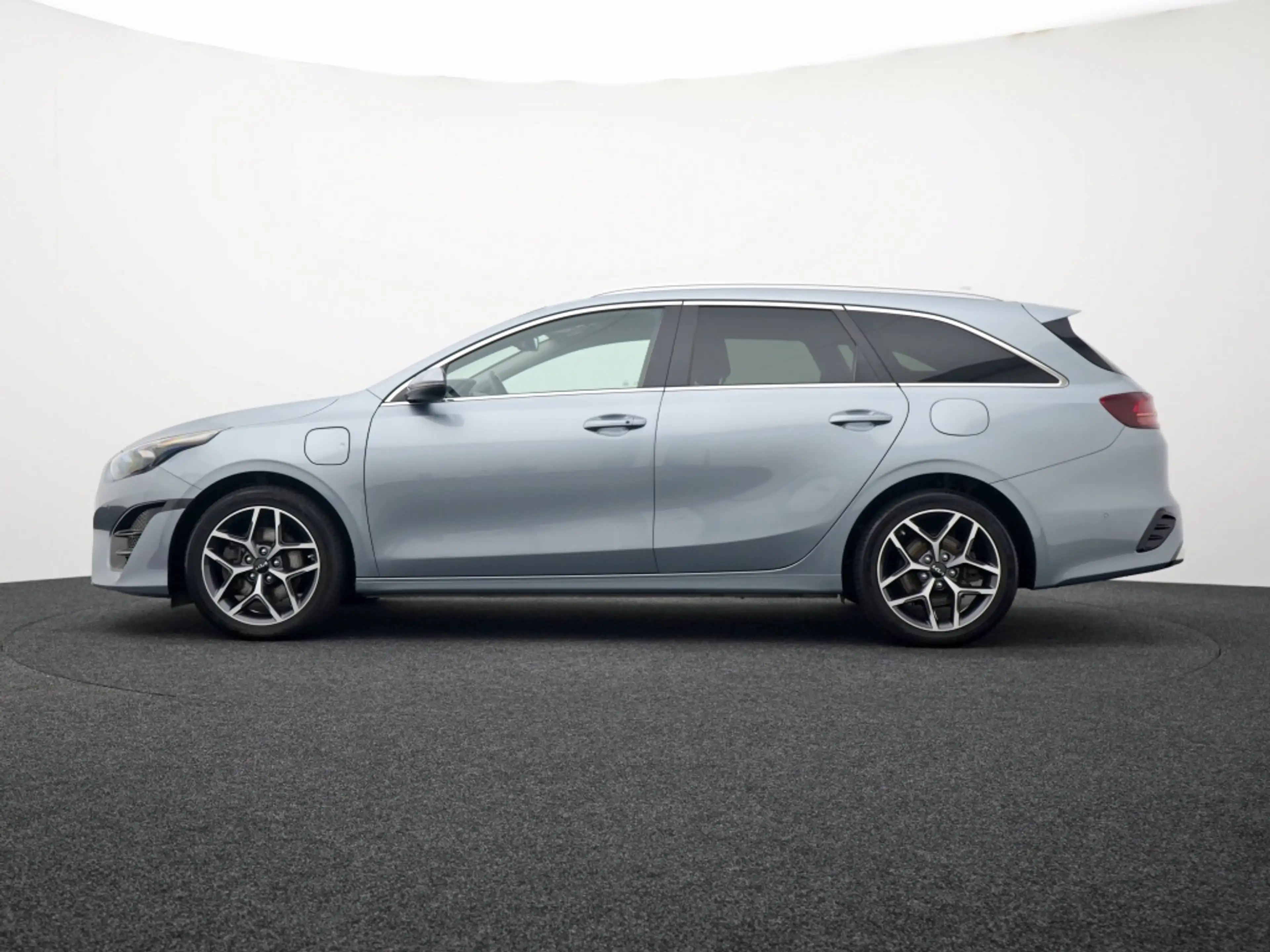 Kia Ceed SW / cee'd SW Sportswagon 1.6 GDI PHEV Dynamicline | Stoelverwar — photo 6