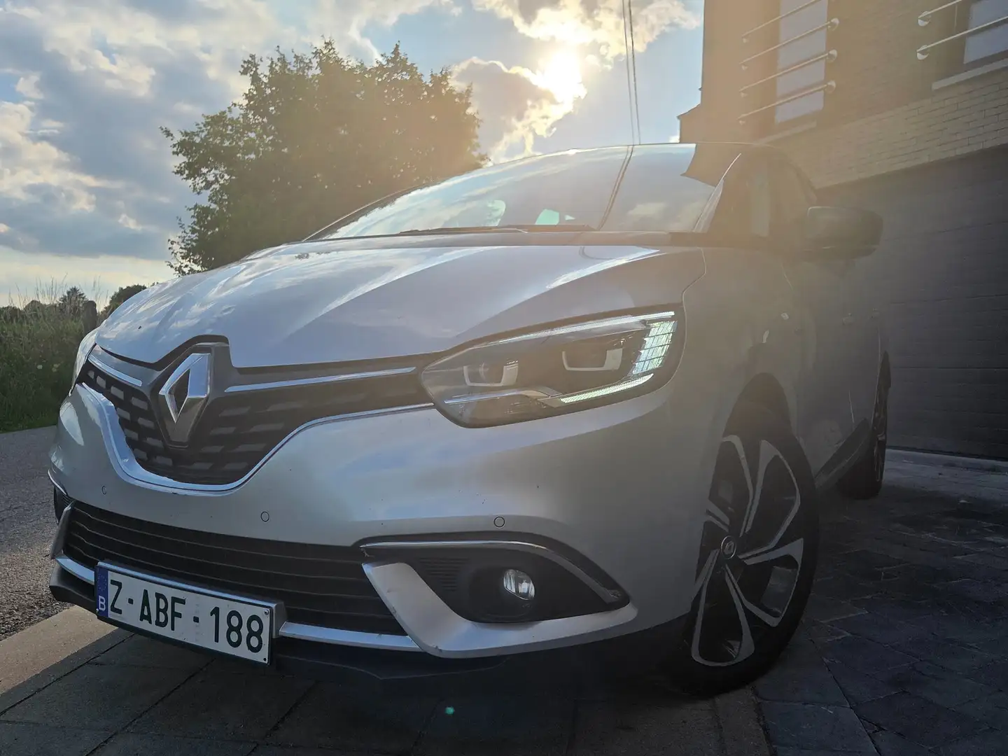Renault Grand Scenic Grand Scénic 1.6 dCi Energy Initiale Paris Argent - 1
