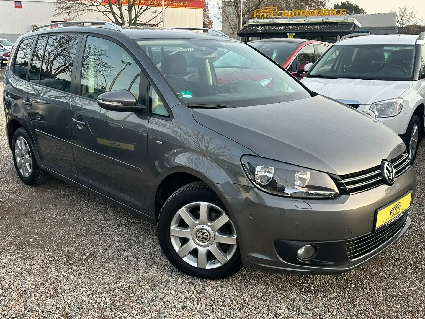 Volkswagen Touran Cup *7-Sitzer*SitzH*Klimaaut.* TÜV 03/27 Grau - 1