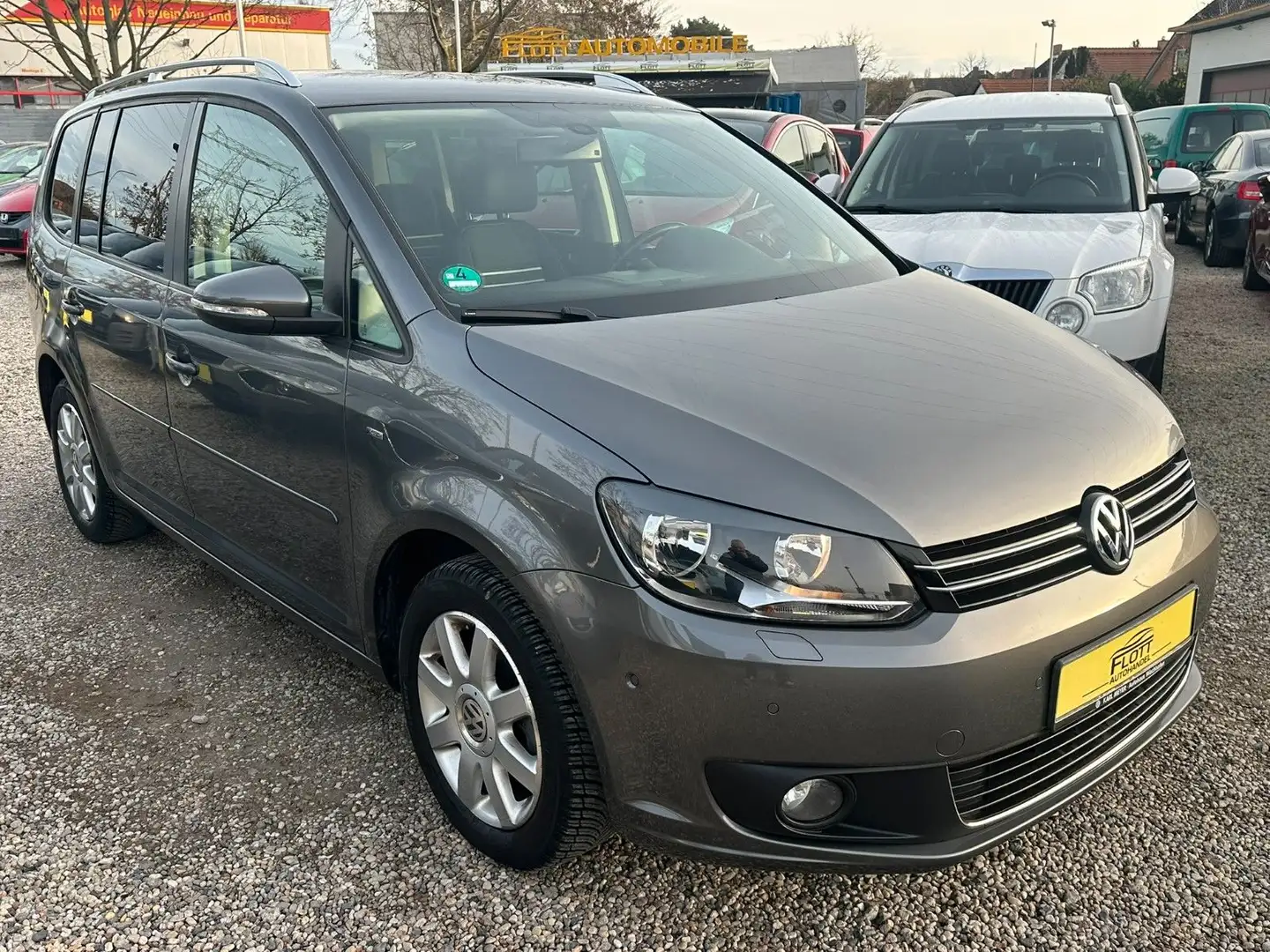 Volkswagen Touran Cup *7-Sitzer*SitzH*Klimaaut.* TÜV 03/27 Grau - 2