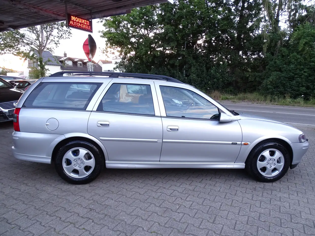 Opel Vectra B Caravan 1.8 16V Edition 2000"AUTOMATIK"KLIMAAUTOMATIK"XENON"TEMPOMAT"EINPARKHILFE (PDC)"RARITÄT-EINZELSTÜCK!"TÜV-NEU!, foto 10