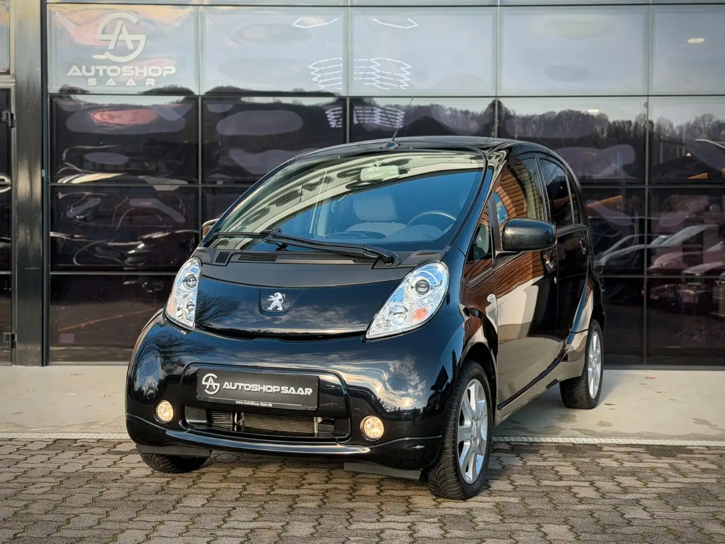 Peugeot iOn SHZ/Klimaautom Schwarz - 1