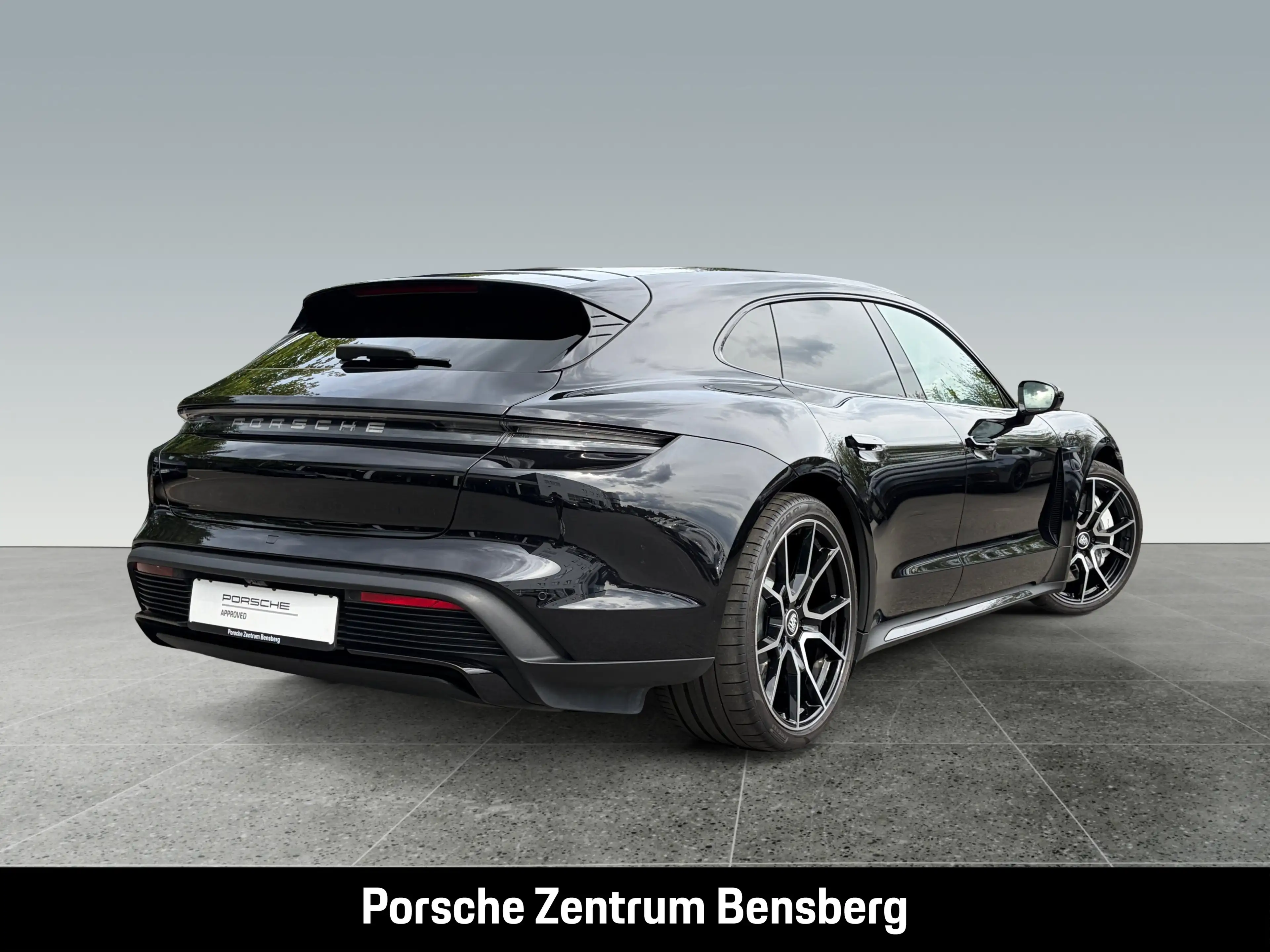 Porsche Taycan Turbo Sport Turismo — photo 4