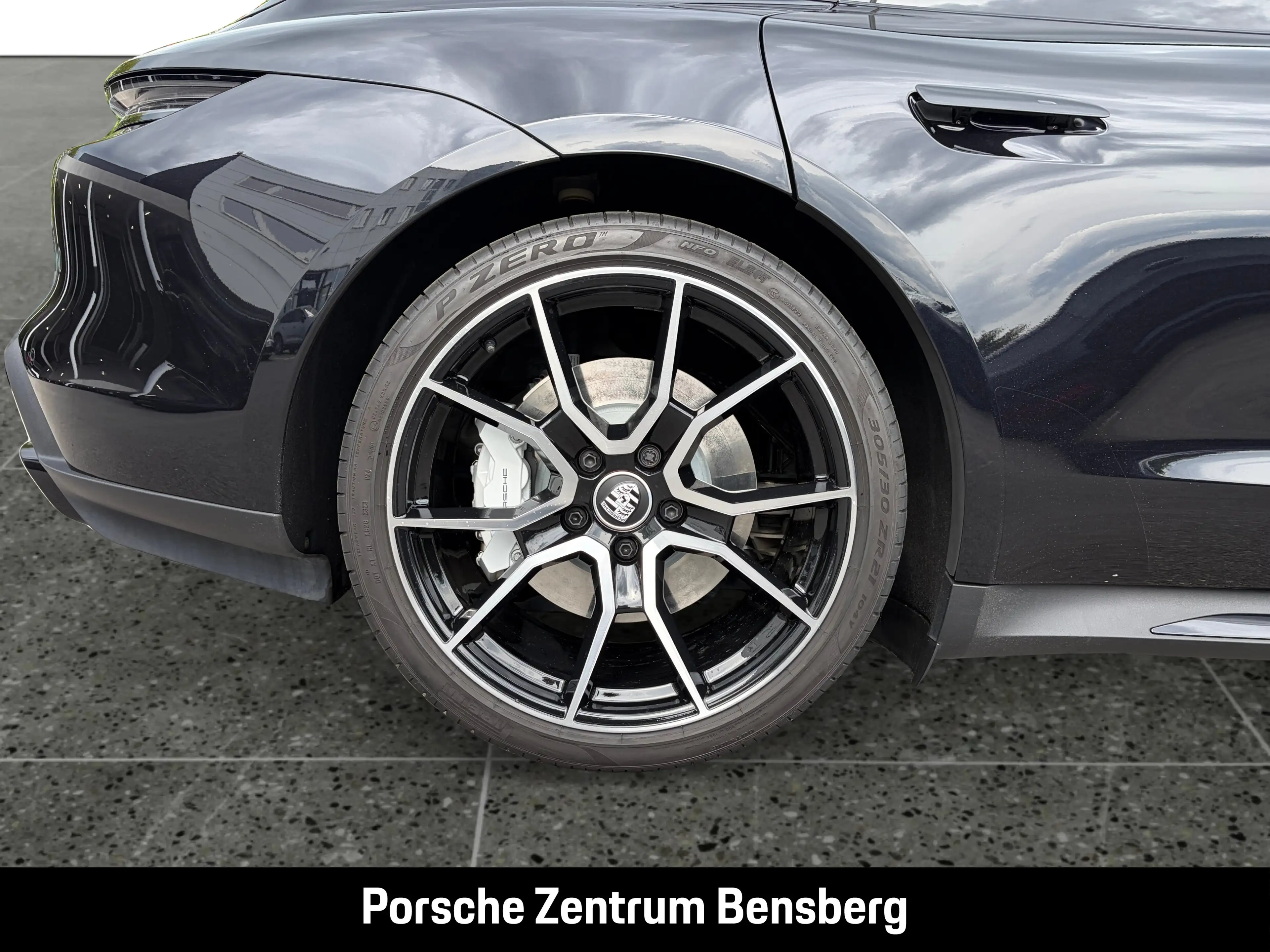 Porsche Taycan Turbo Sport Turismo — photo 12