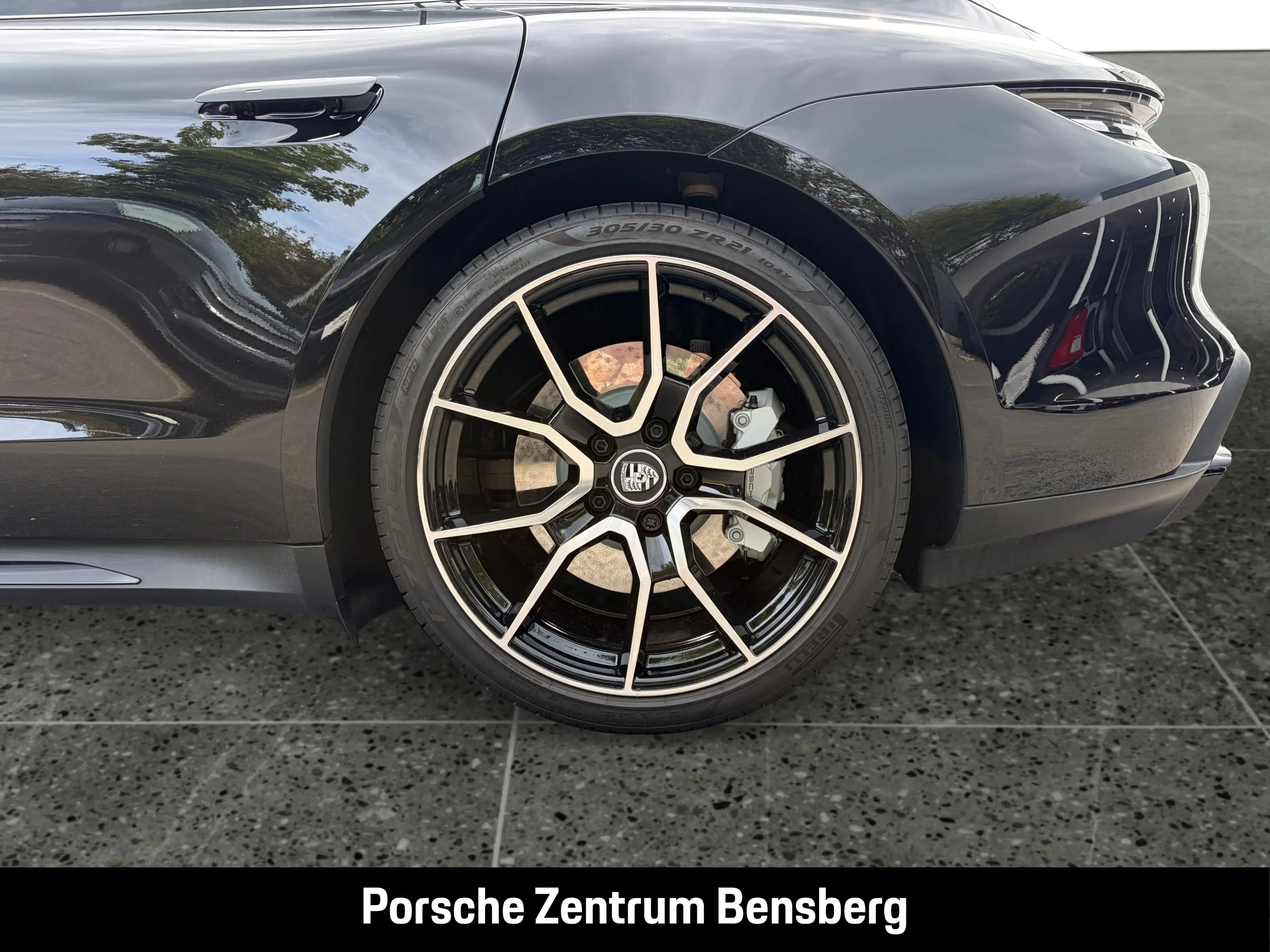 Porsche Taycan Turbo Sport Turismo — photo 10