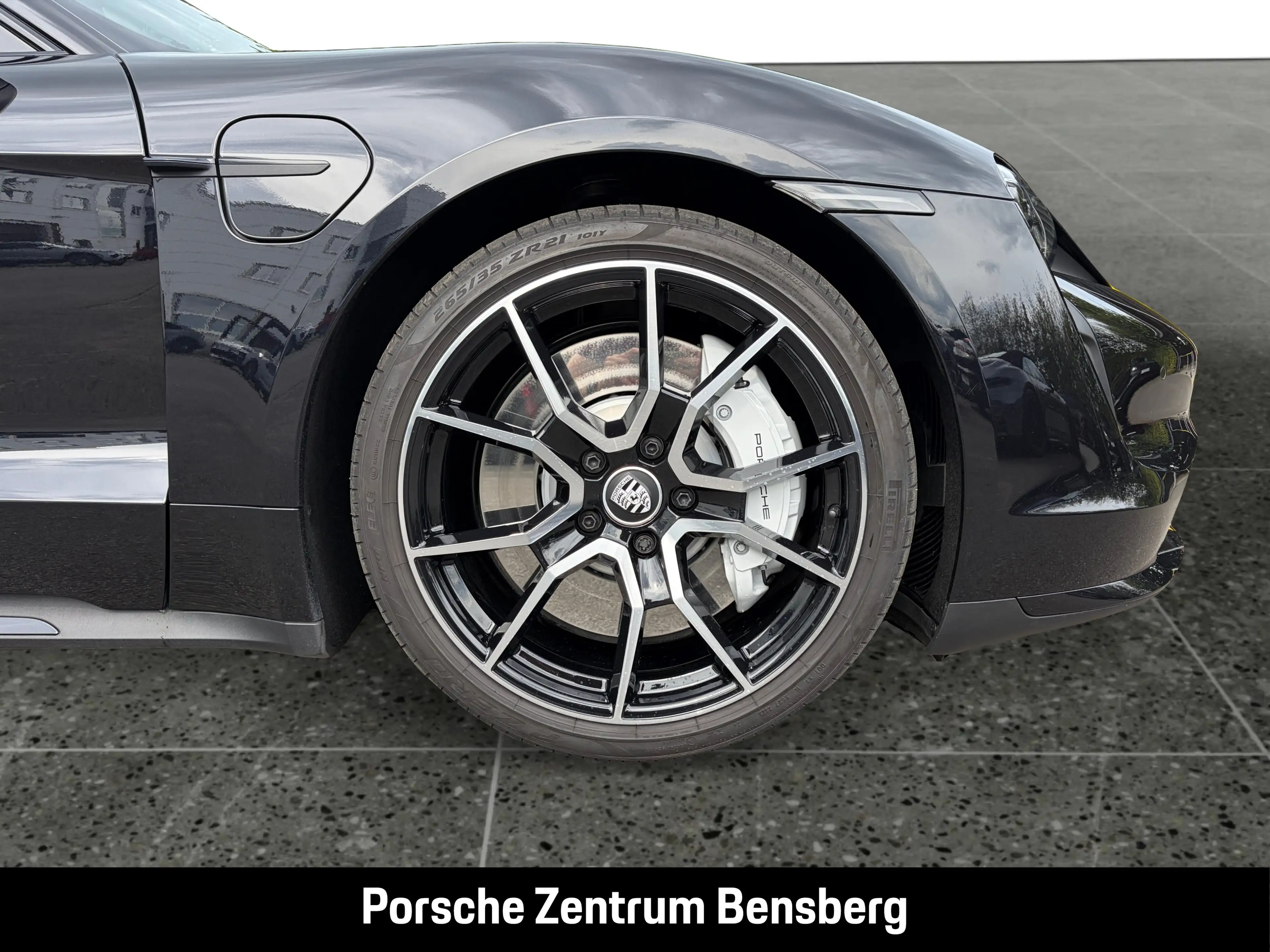 Porsche Taycan Turbo Sport Turismo — photo 11