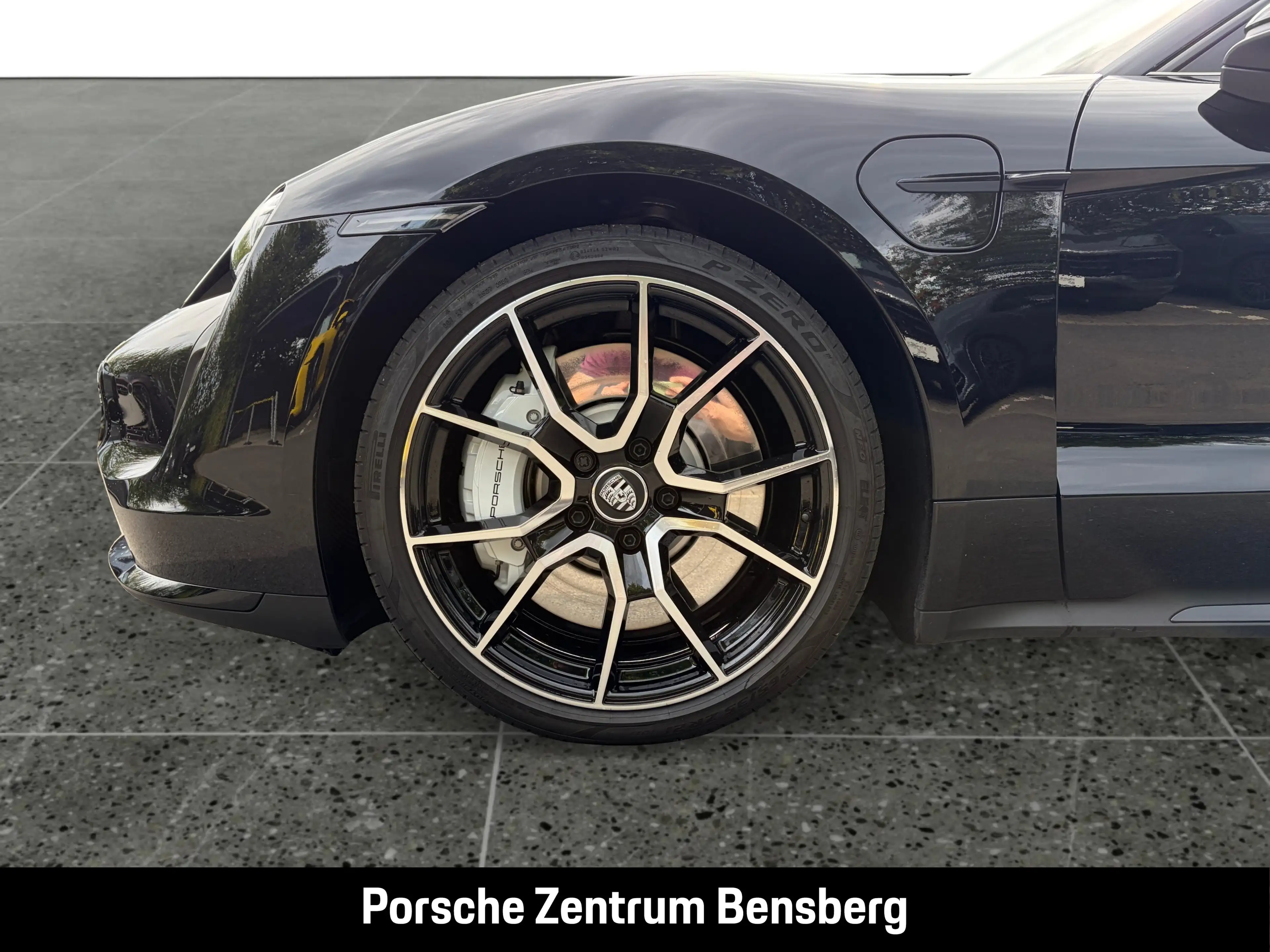 Porsche Taycan Turbo Sport Turismo — photo 9