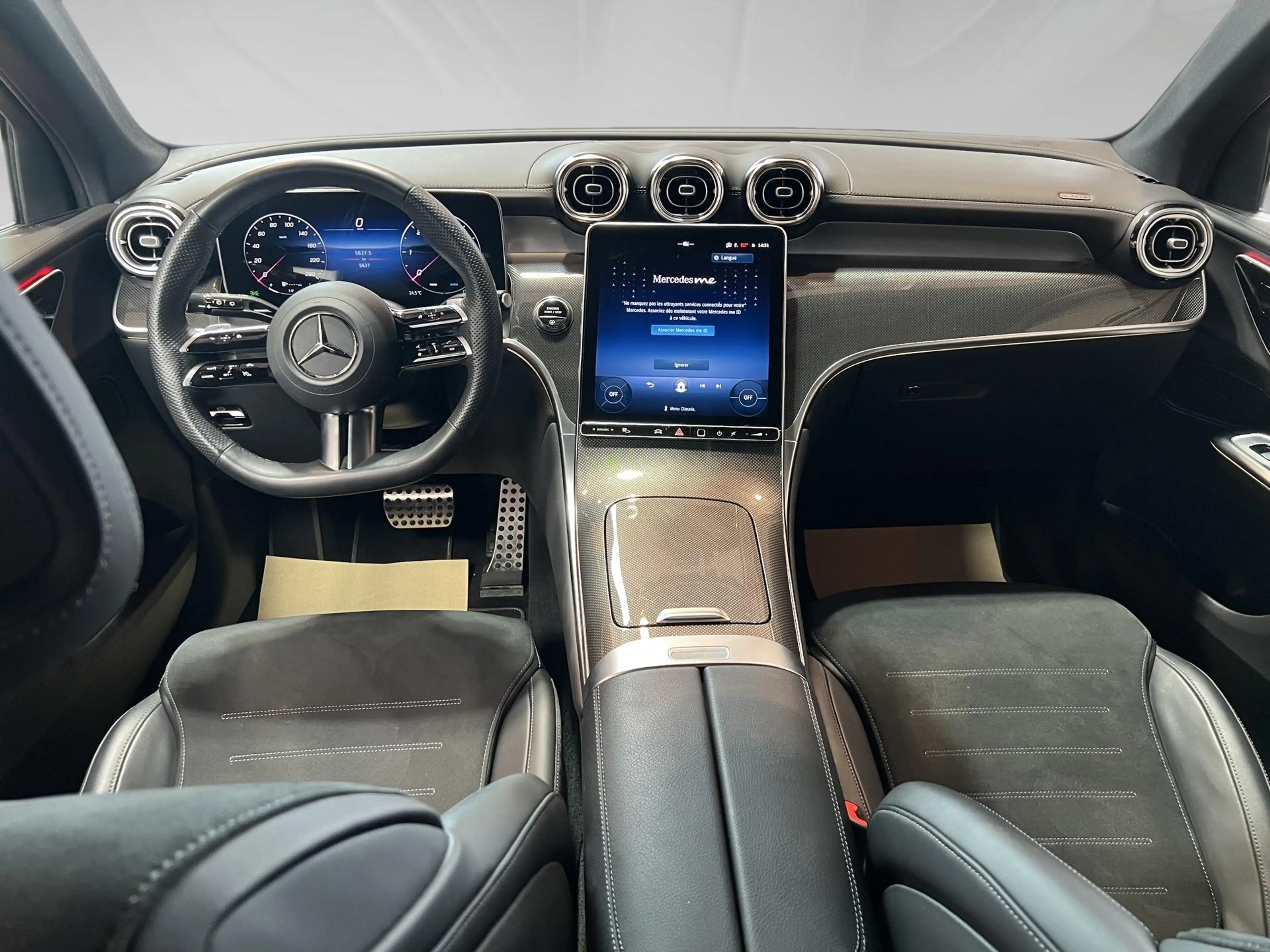 Mercedes-Benz GLC 300 2.0 d 4MATIC AMG Line — photo 2