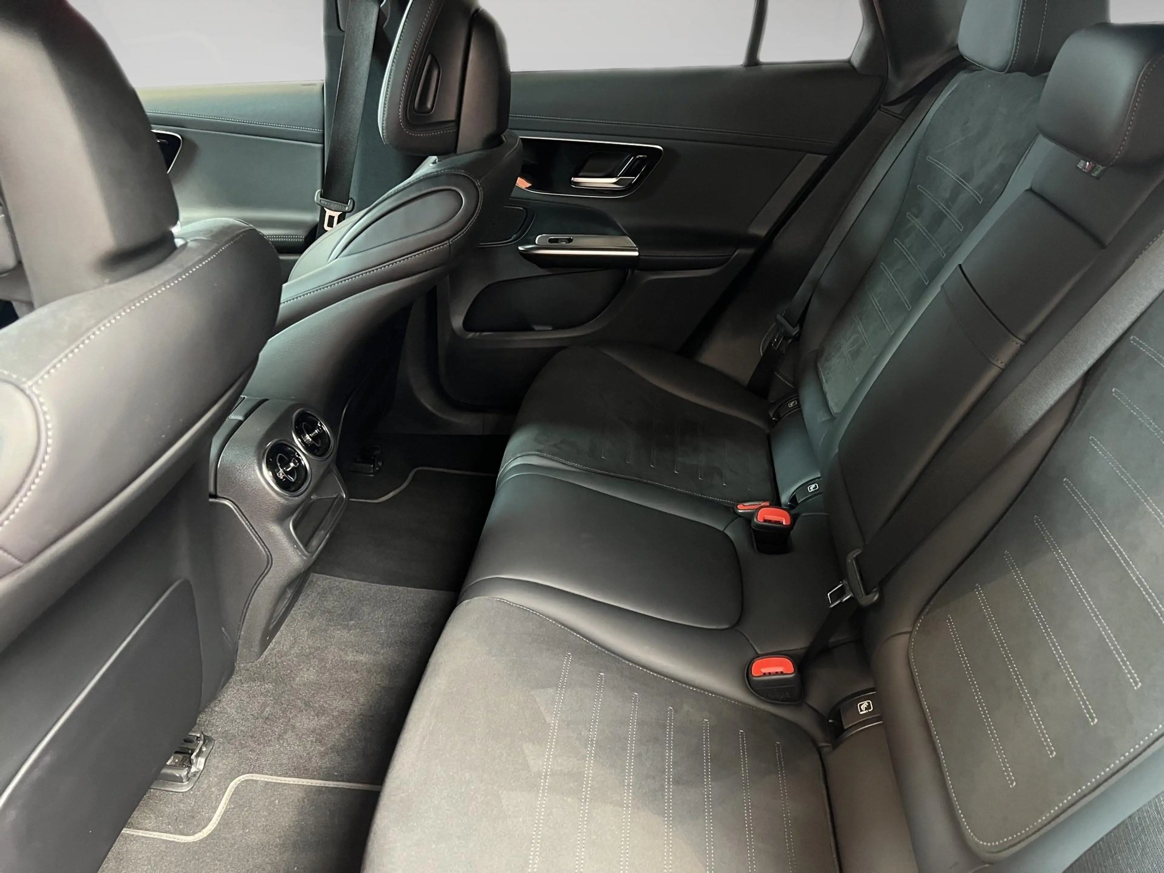 Mercedes-Benz GLC 300 2.0 d 4MATIC AMG Line — photo 6