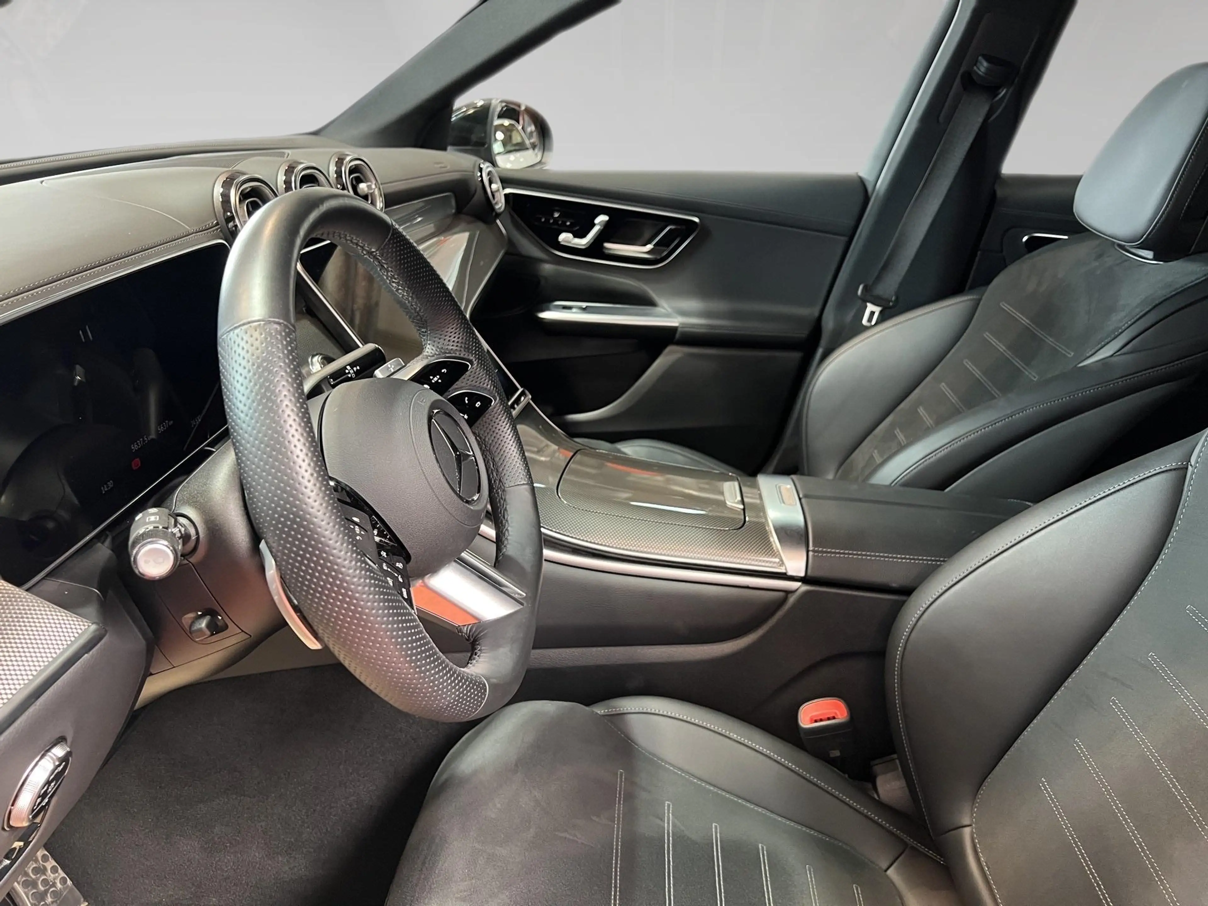 Mercedes-Benz GLC 300 2.0 d 4MATIC AMG Line — photo 5