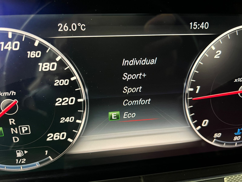Mercedes-Benz E 220 d/ AMG LINE/ NIGHT/ PANO/ STANDHEIZ./WIDE — photo 38