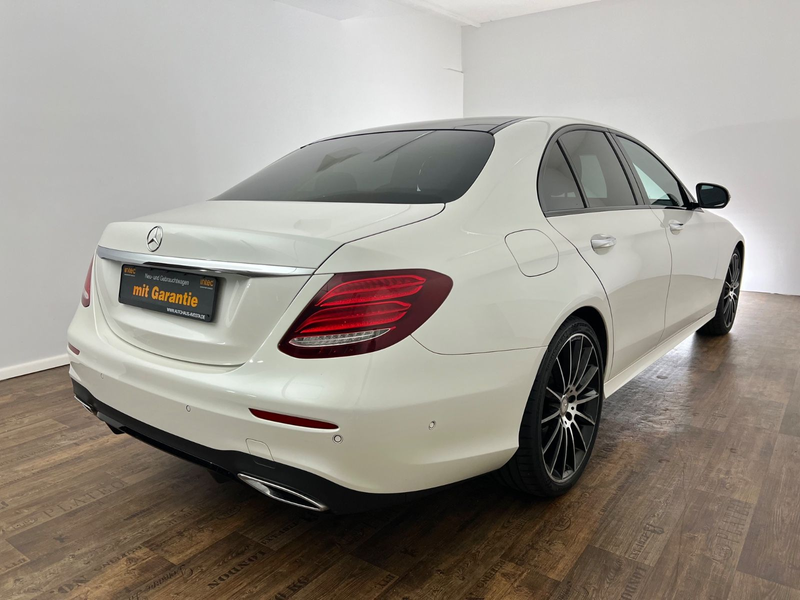 Mercedes-Benz E 220 d/ AMG LINE/ NIGHT/ PANO/ STANDHEIZ./WIDE — photo 4