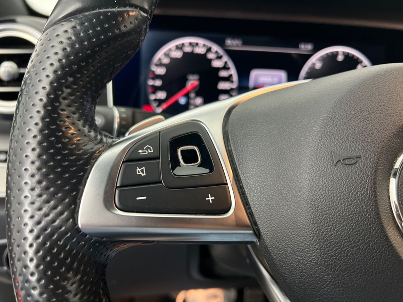 Mercedes-Benz E 220 d/ AMG LINE/ NIGHT/ PANO/ STANDHEIZ./WIDE — photo 28