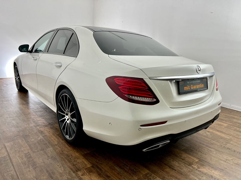 Mercedes-Benz E 220 d/ AMG LINE/ NIGHT/ PANO/ STANDHEIZ./WIDE — photo 5