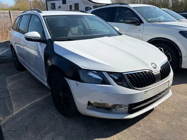 Skoda Octavia DSG  1.0 TSI Ambition !! Accident  !! a Reparer