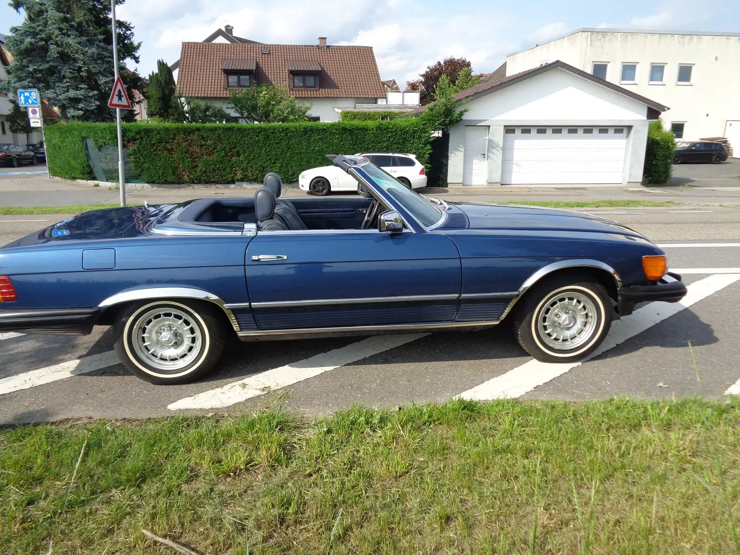 Mercedes-Benz SL 380 Cabrio Modrá - 1