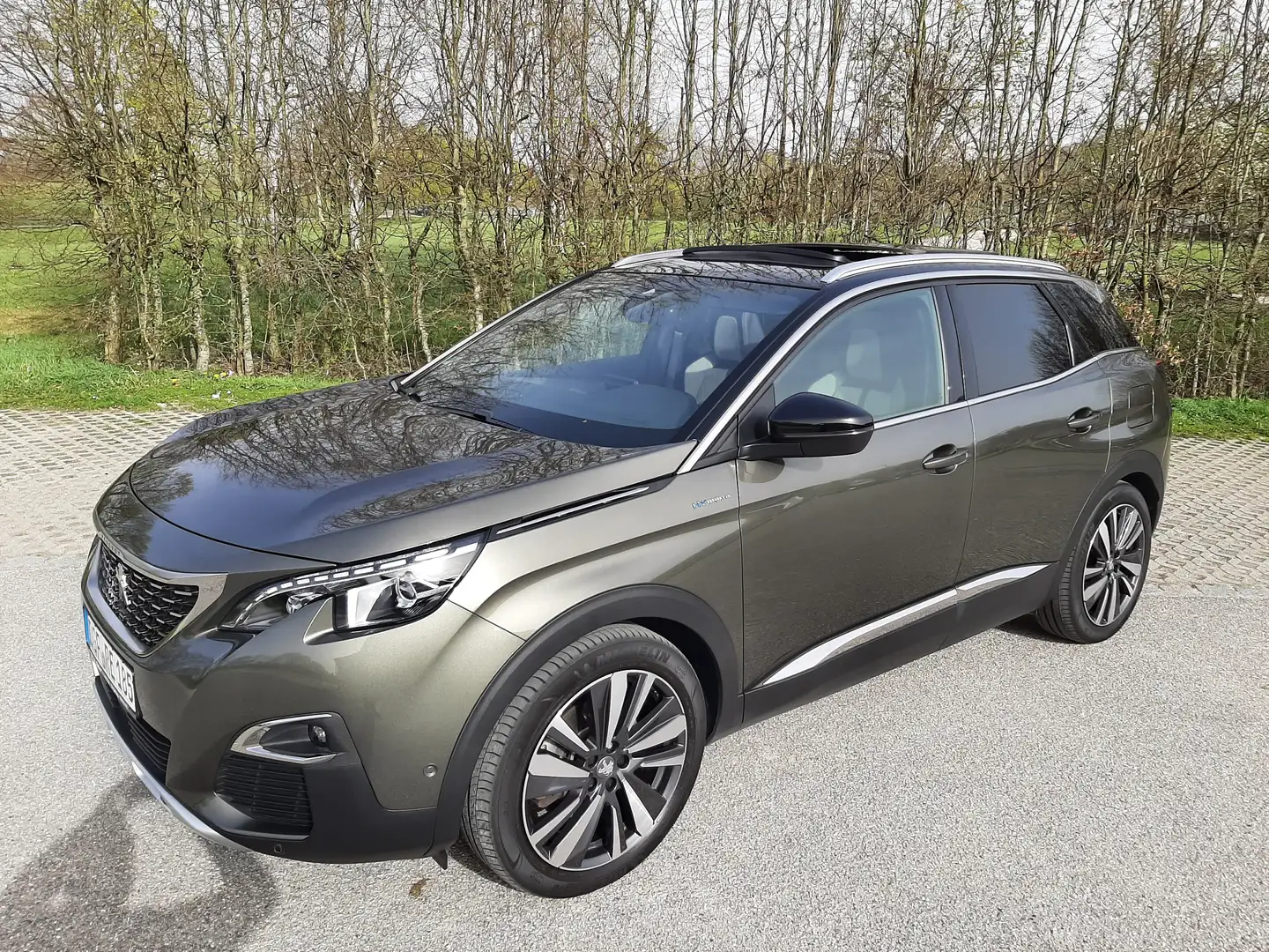 Peugeot 3008 3008 Hybrid4 300 e-EAT8 GT Grau - 1