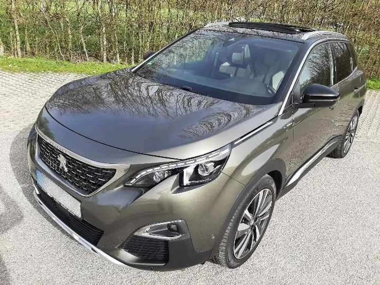 Peugeot 3008 3008 Hybrid4 300 e-EAT8 GT Grau - 2