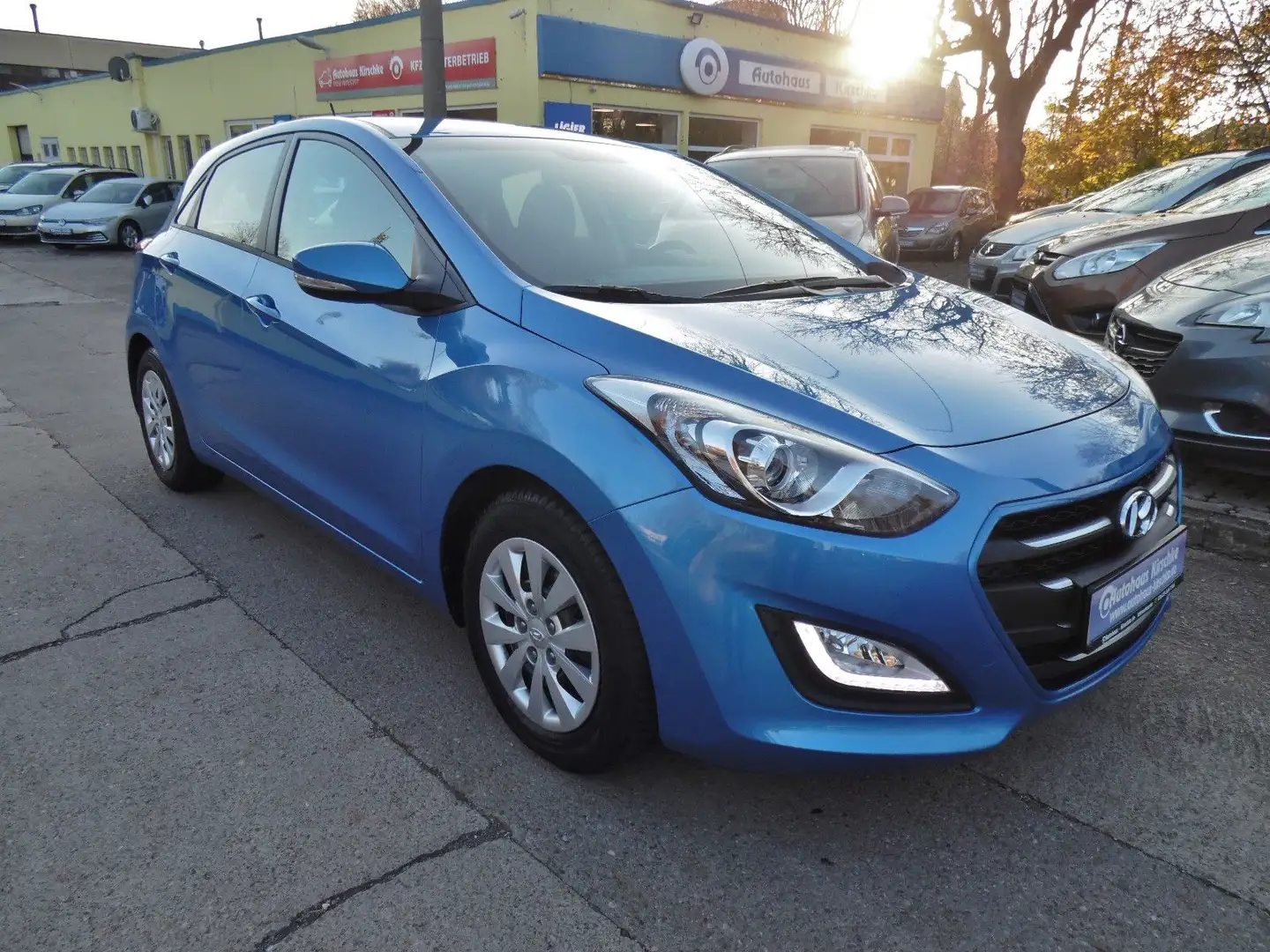 Hyundai i30 blue Trend/Kamera/Navi/1.Hand/LED/wenig km! Blau - 1