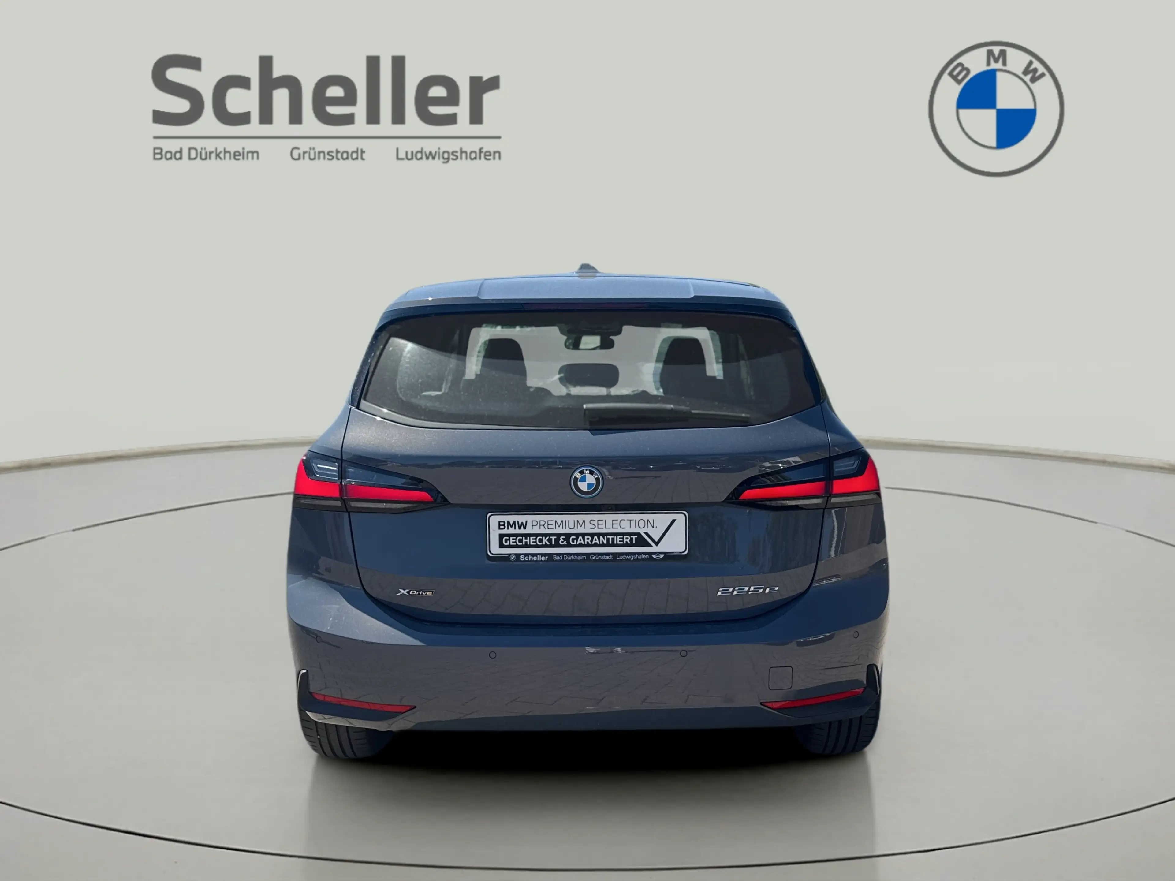 BMW 225 e xDrive Active Tourer — photo 7