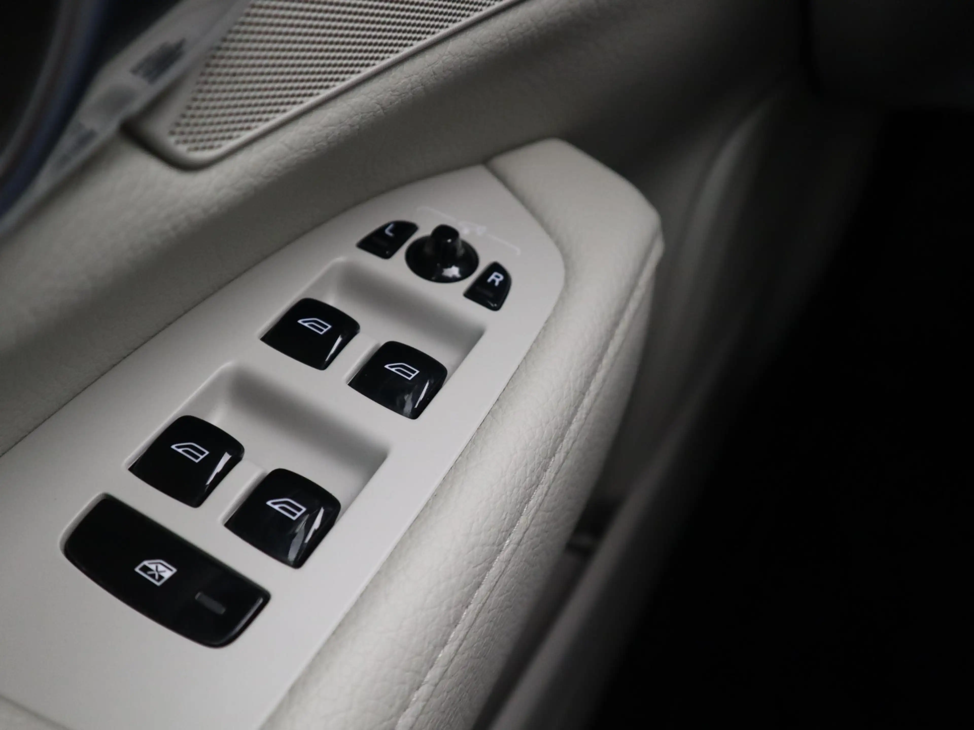 Volvo V90 2.0 T5 90th Anniversary Edition CAMERA / CARPLAY / — photo 40