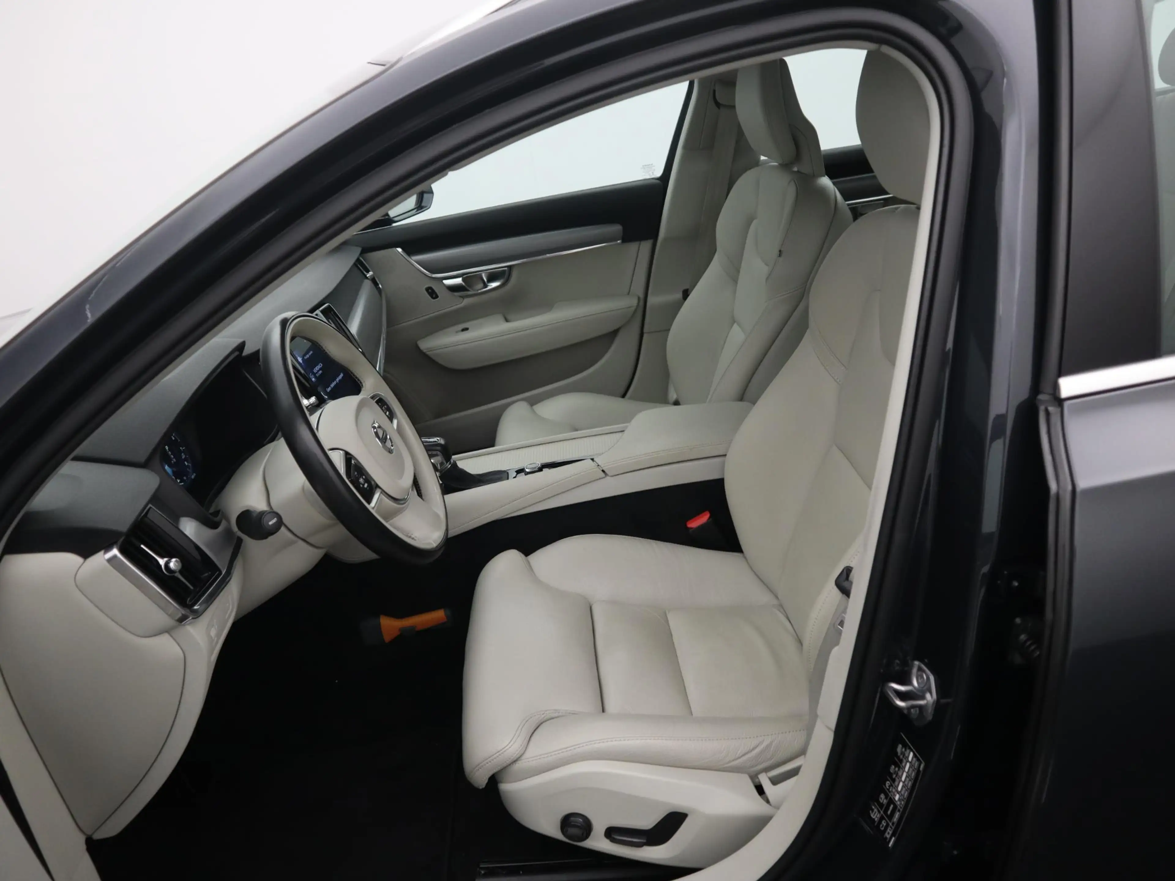 Volvo V90 2.0 T5 90th Anniversary Edition CAMERA / CARPLAY / — photo 24