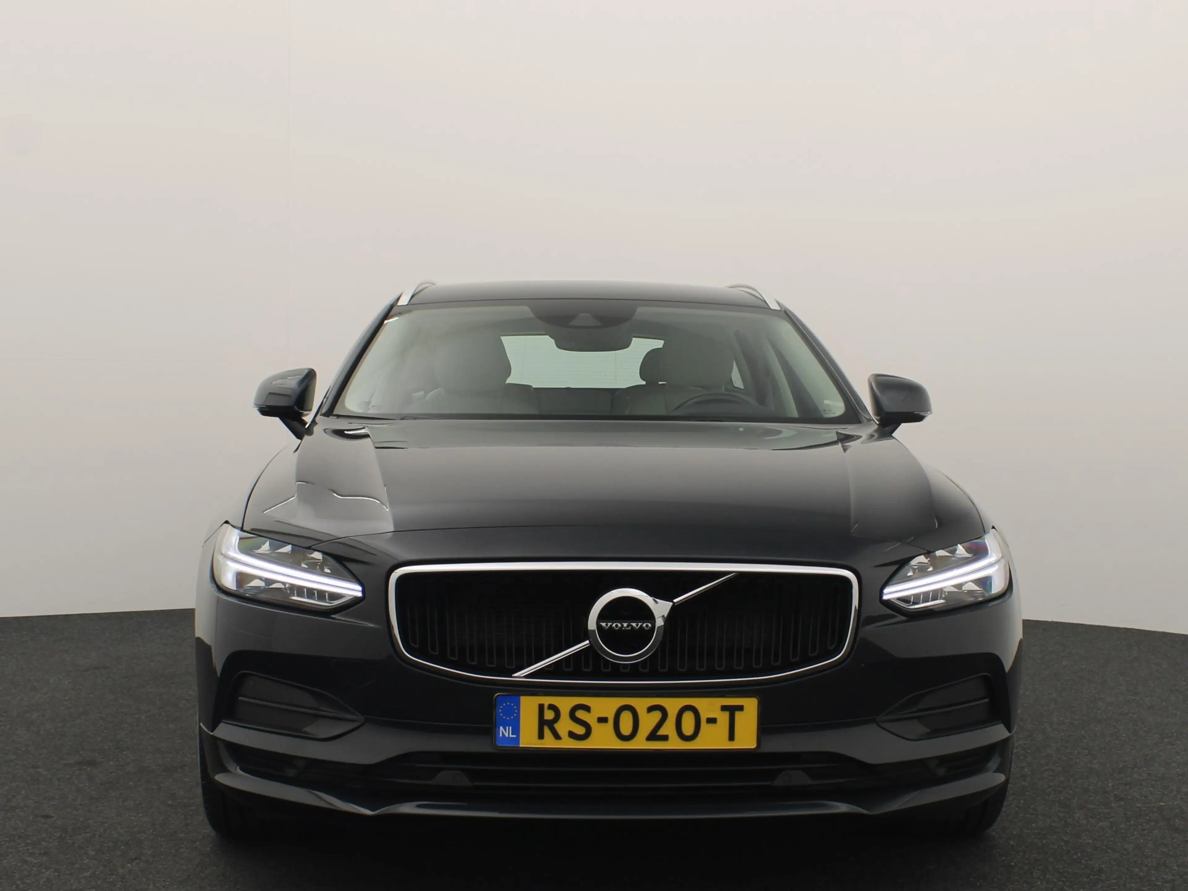 Volvo V90 2.0 T5 90th Anniversary Edition CAMERA / CARPLAY / — photo 22