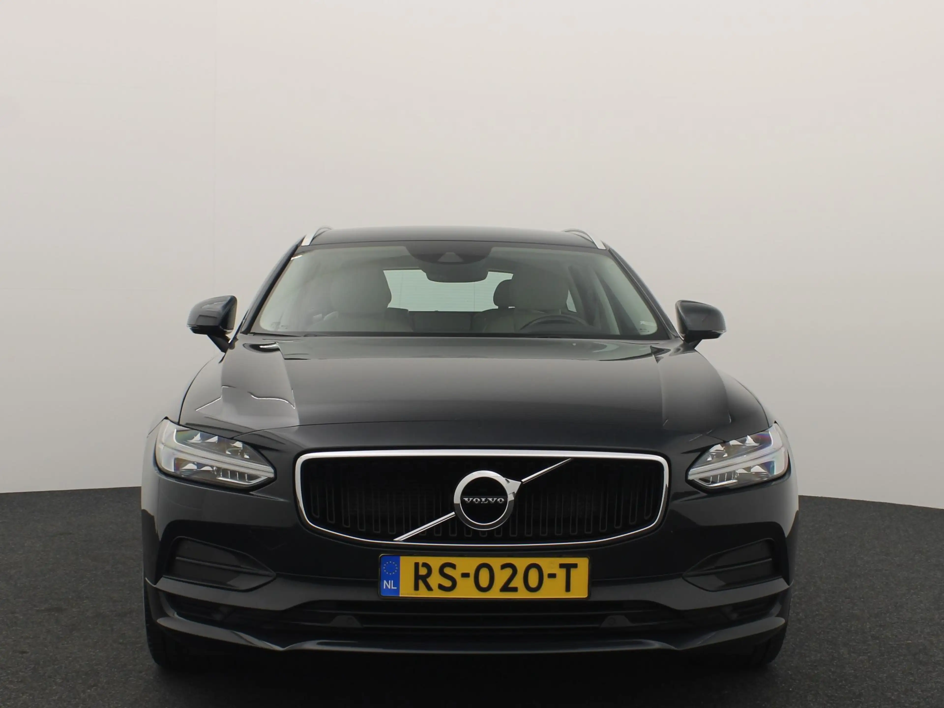 Volvo V90 2.0 T5 90th Anniversary Edition CAMERA / CARPLAY / — photo 21