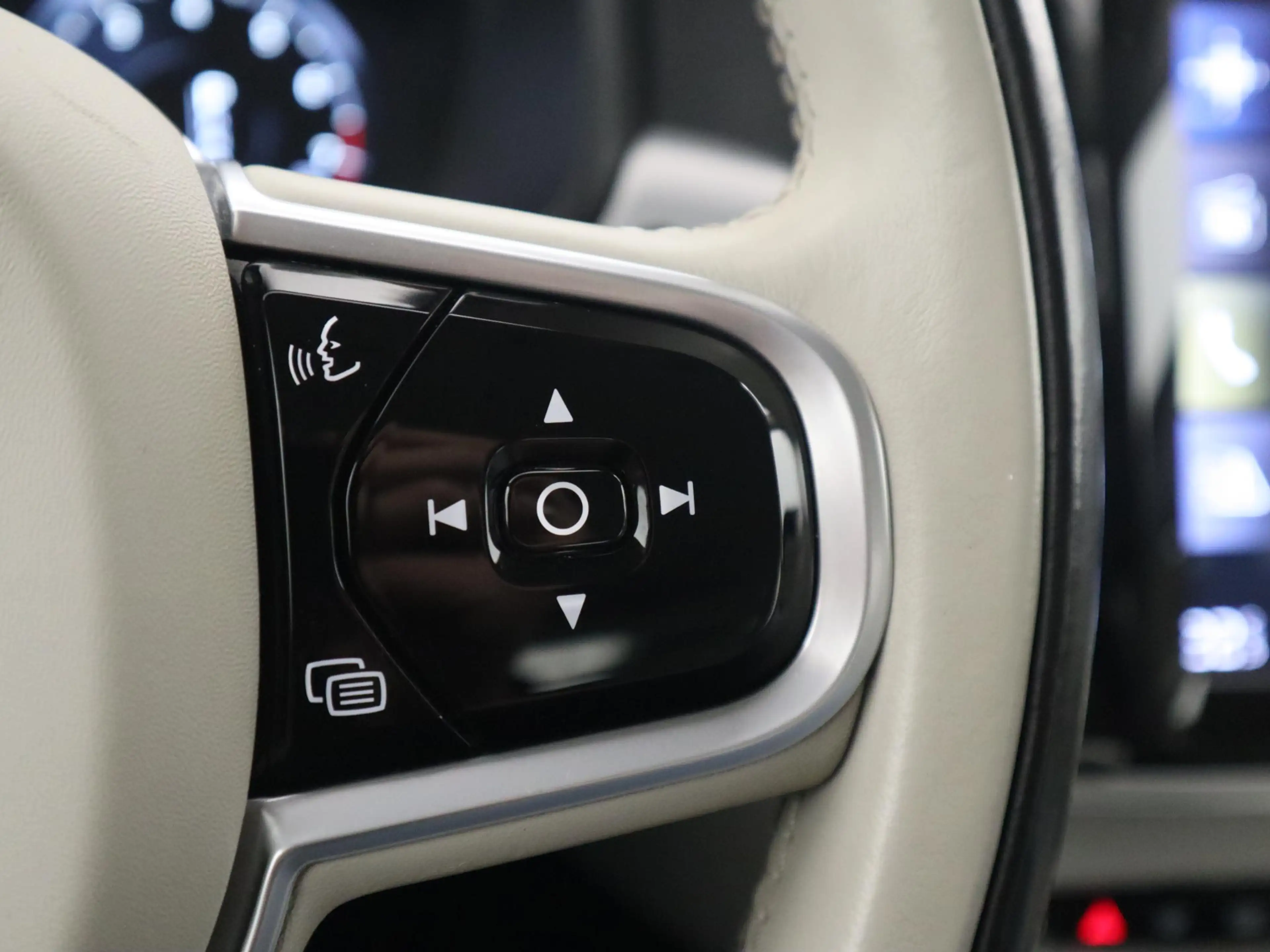 Volvo V90 2.0 T5 90th Anniversary Edition CAMERA / CARPLAY / — photo 39