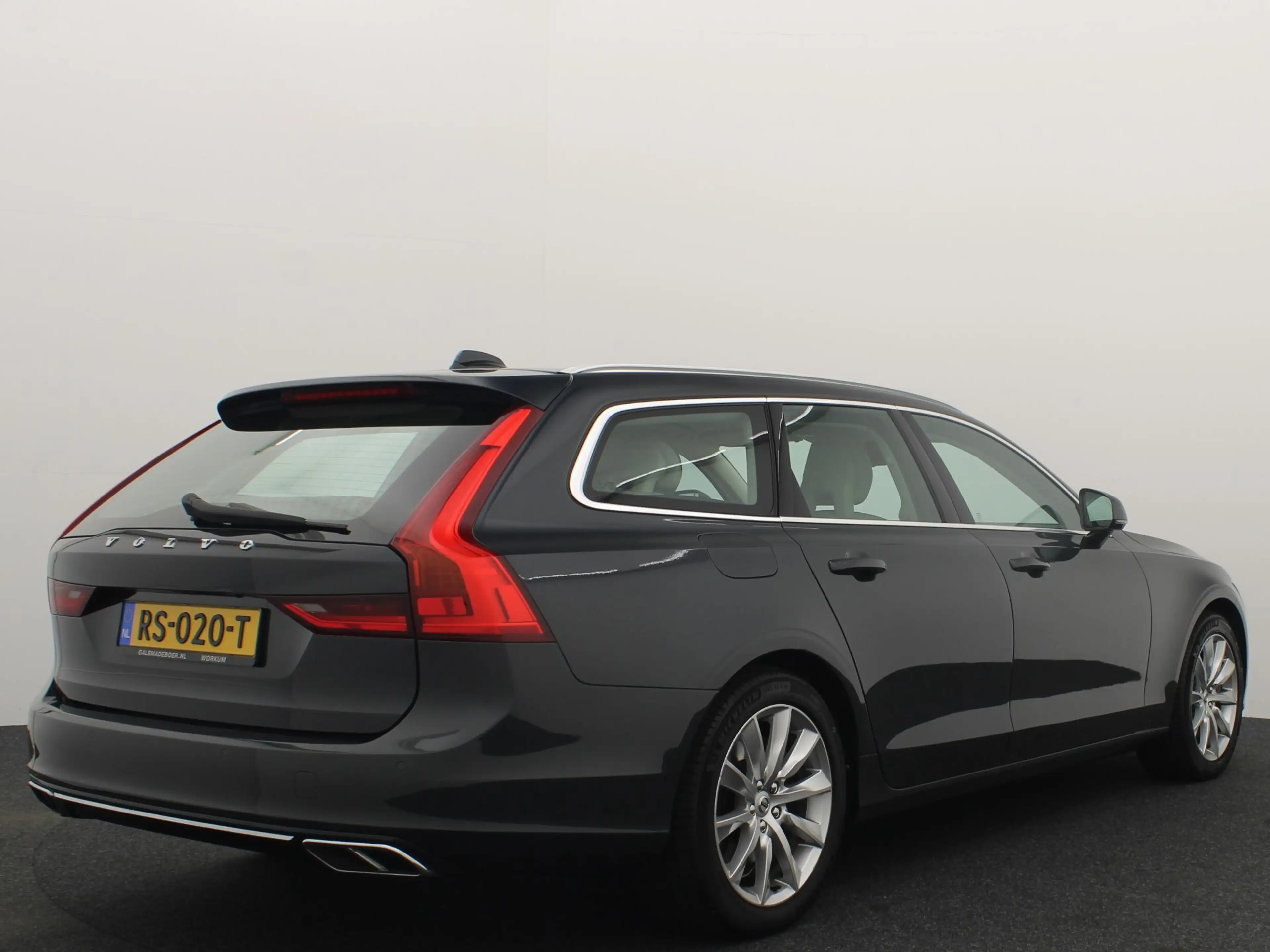 Volvo V90 2.0 T5 90th Anniversary Edition CAMERA / CARPLAY / — photo 17