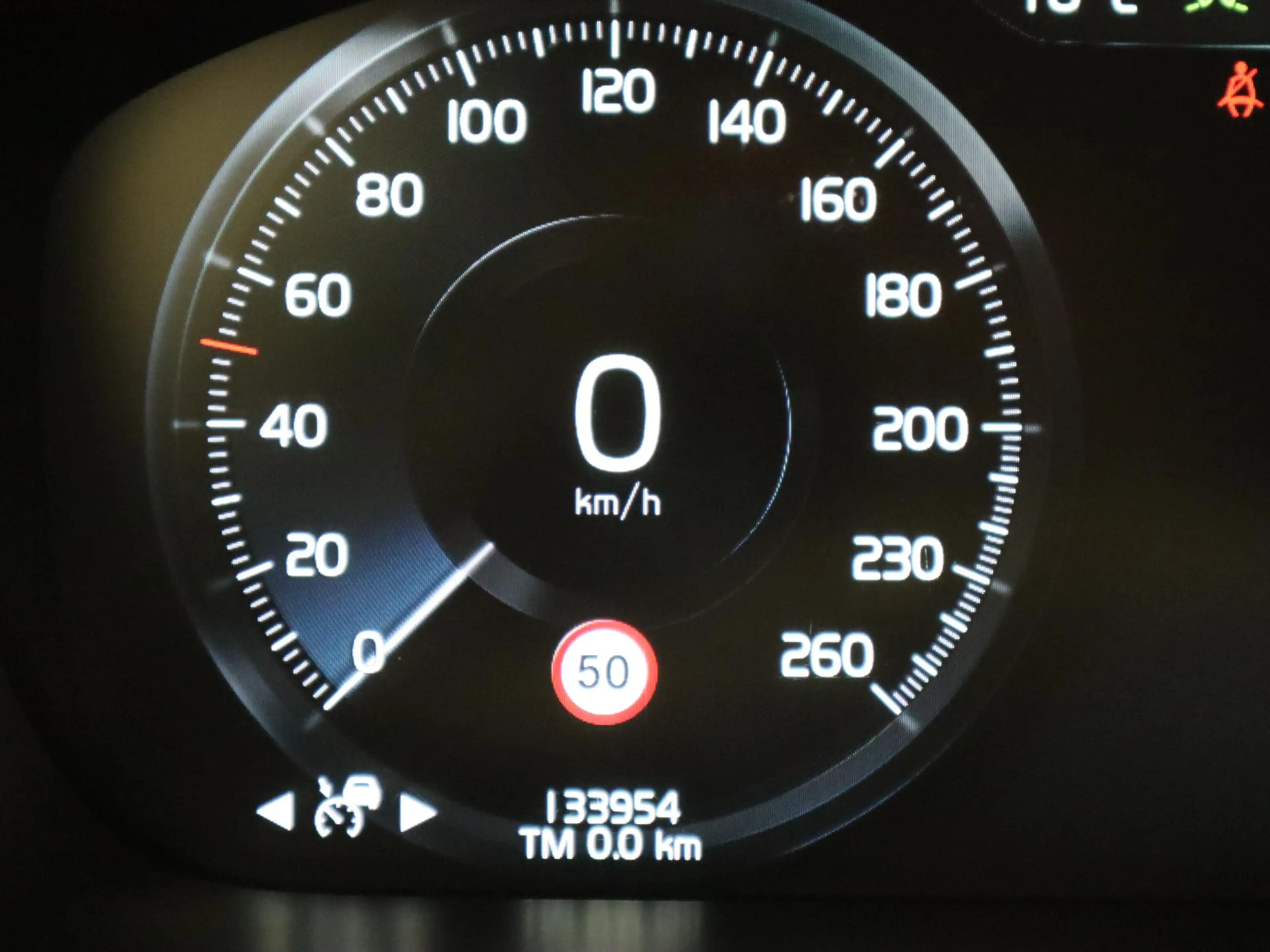 Volvo V90 2.0 T5 90th Anniversary Edition CAMERA / CARPLAY / — photo 33