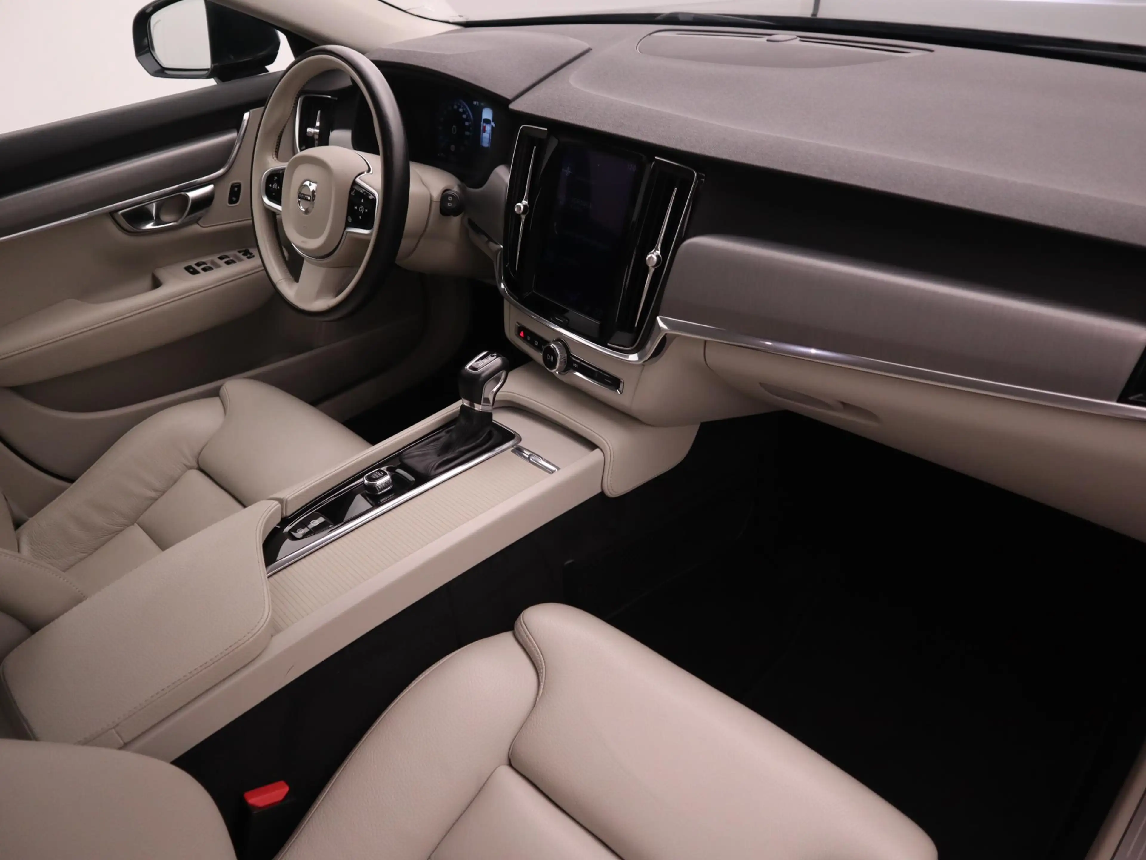 Volvo V90 2.0 T5 90th Anniversary Edition CAMERA / CARPLAY / — photo 45