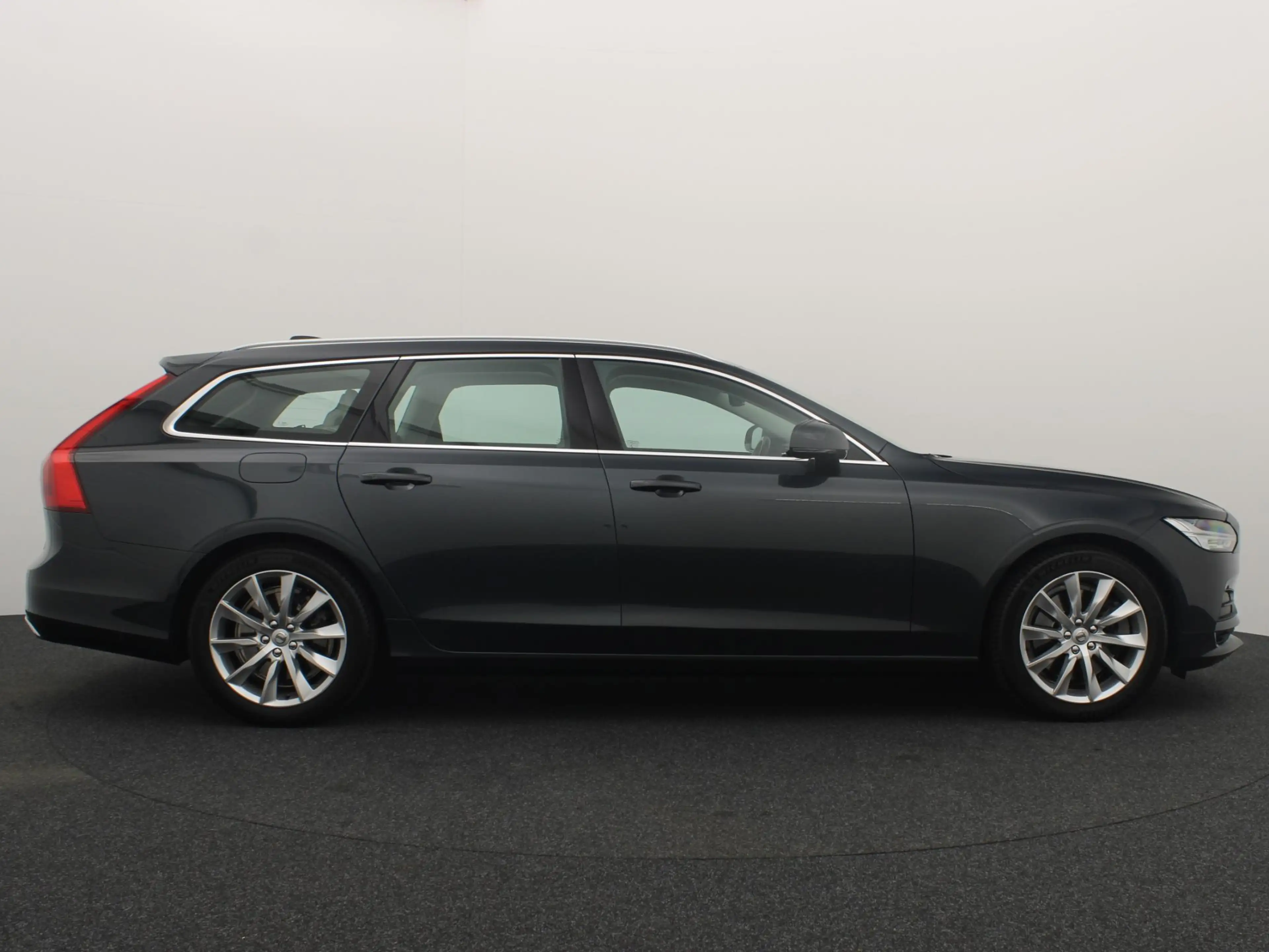 Volvo V90 2.0 T5 90th Anniversary Edition CAMERA / CARPLAY / — photo 19