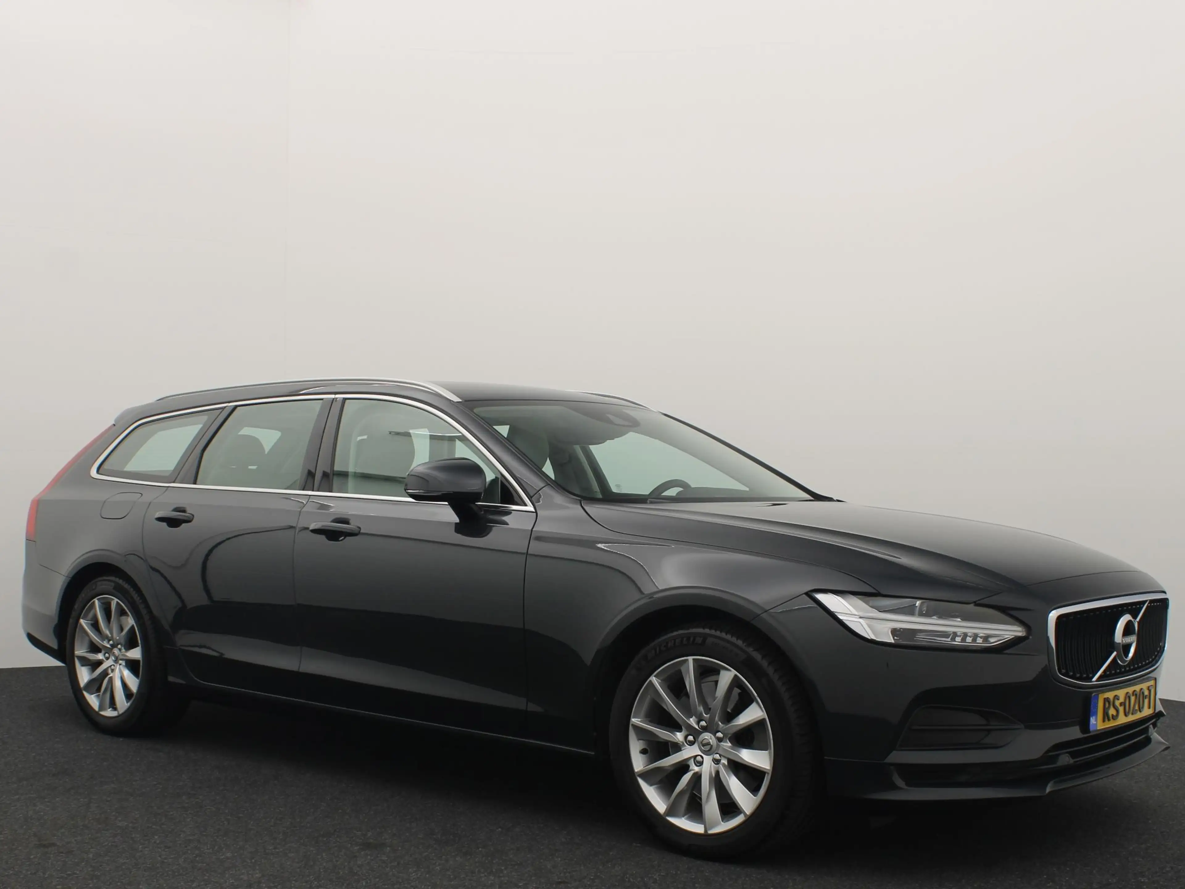 Volvo V90 2.0 T5 90th Anniversary Edition CAMERA / CARPLAY / — photo 20