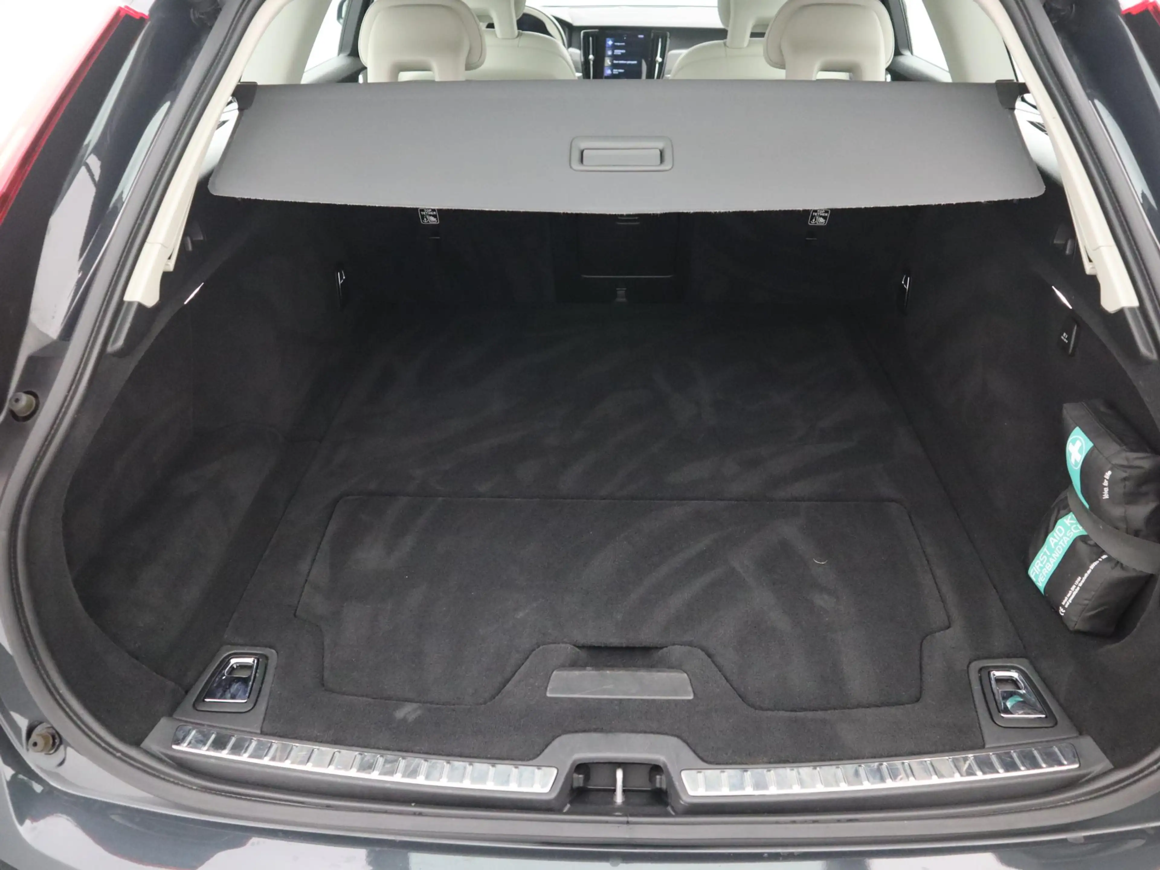 Volvo V90 2.0 T5 90th Anniversary Edition CAMERA / CARPLAY / — photo 43