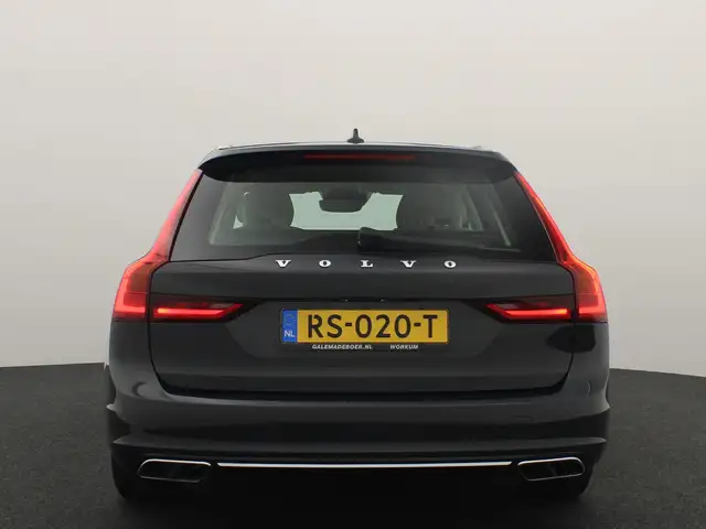 Volvo V90 view 4