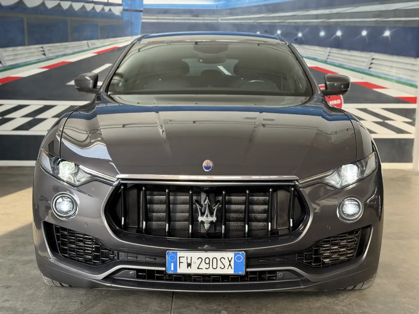 Maserati Levante 3.0 V6 Q4 250cv auto Grau - 2
