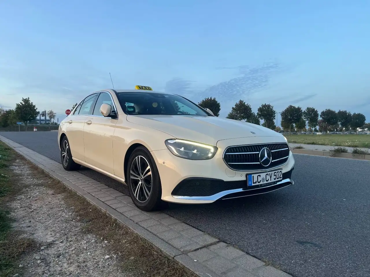Mercedes-Benz 200