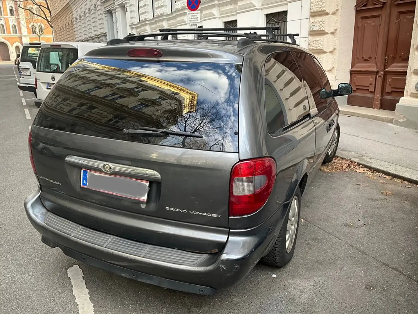Chrysler Grand Voyager Grand Voyager 3,3 LX Stow'n Go V6 Aut. LX Stow'n Go Grau - 2