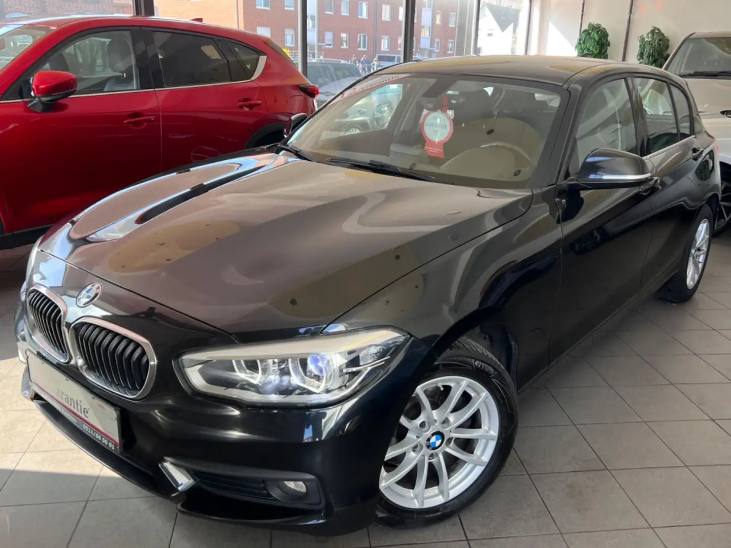 BMW 116 i Advantage Tempomat~Klimaauto~1Hand~5Trg~LED Noir - 1