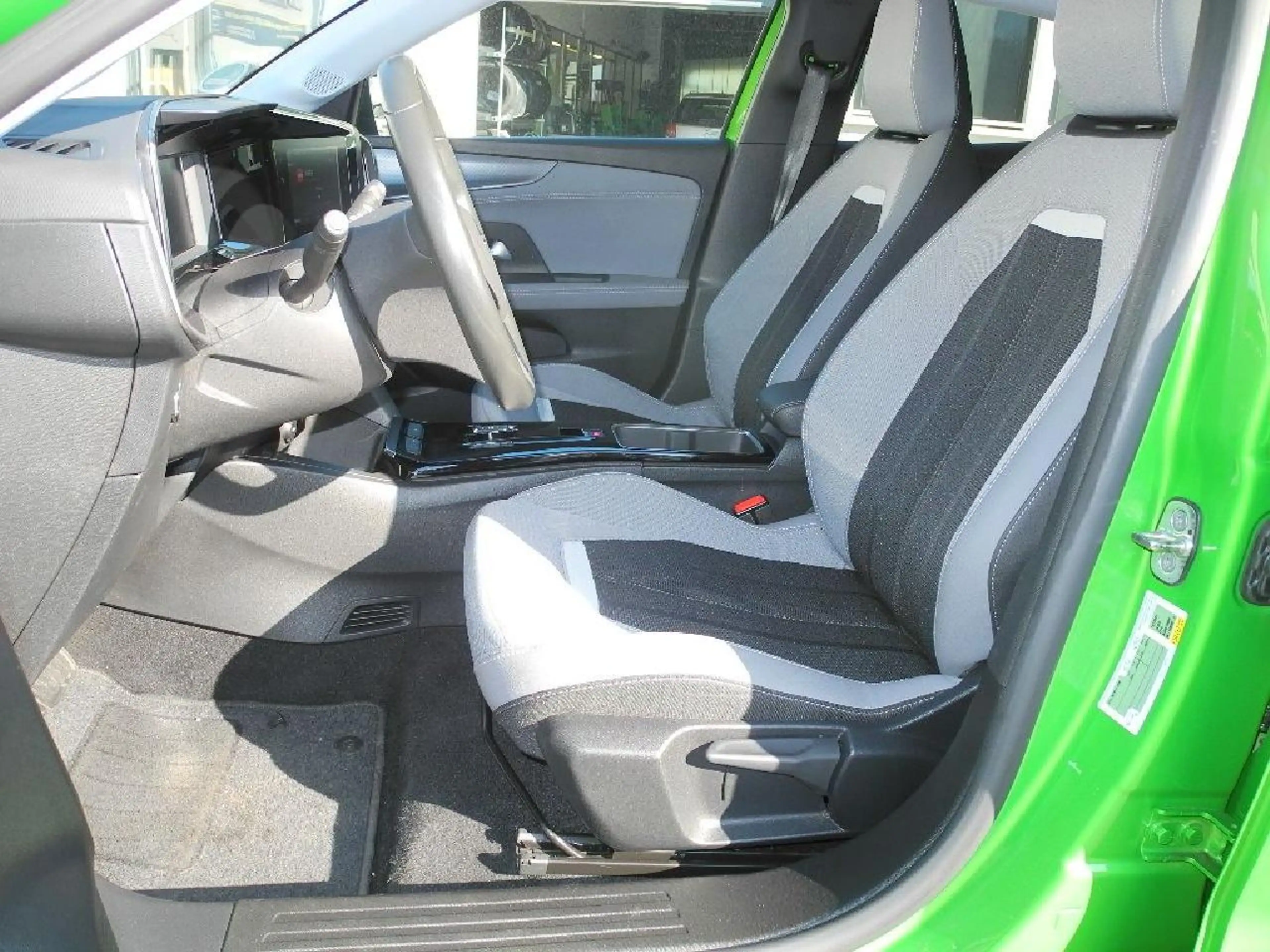 Opel Mokka-E e Elegance — photo 3