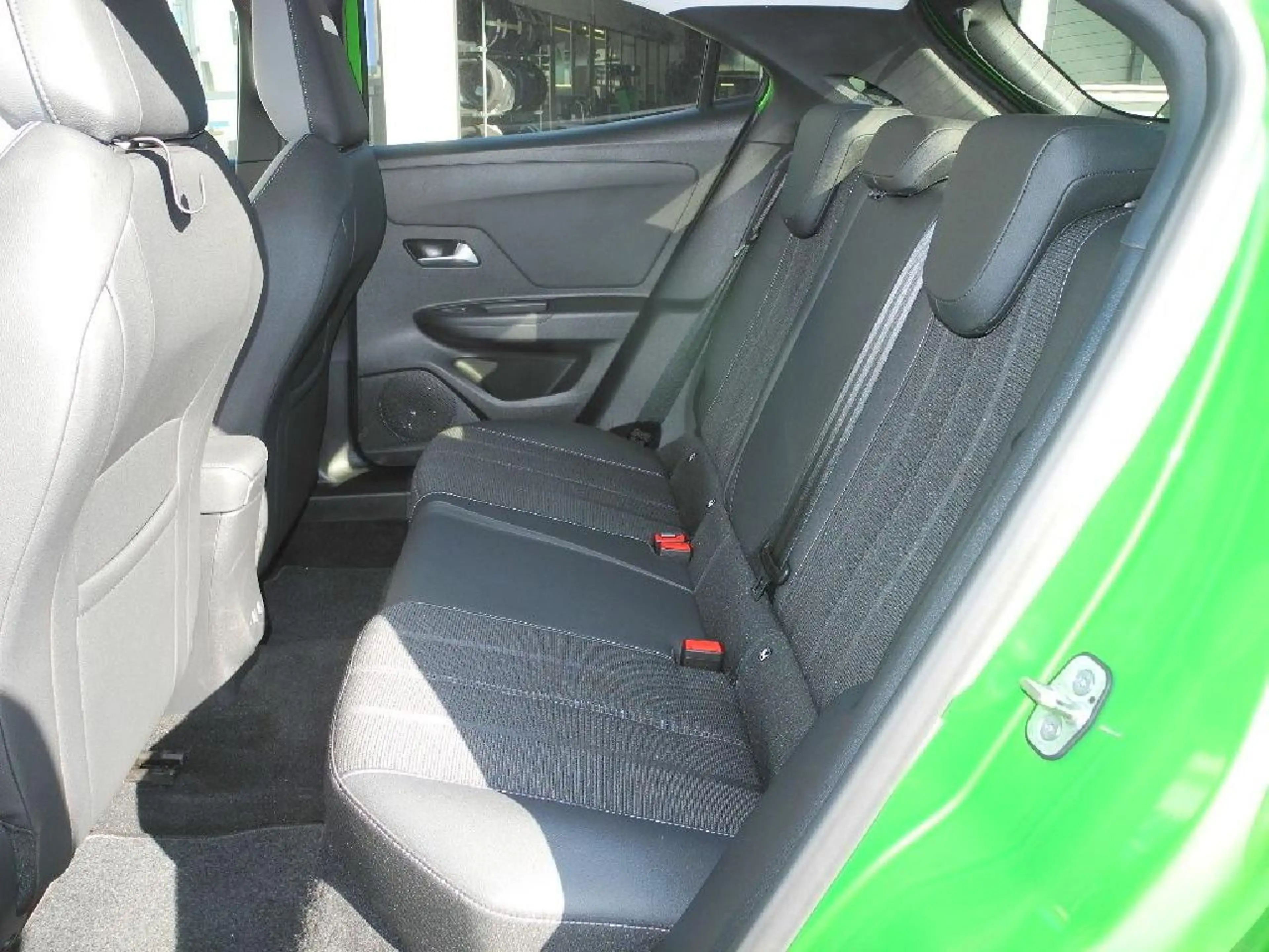 Opel Mokka-E e Elegance — photo 14