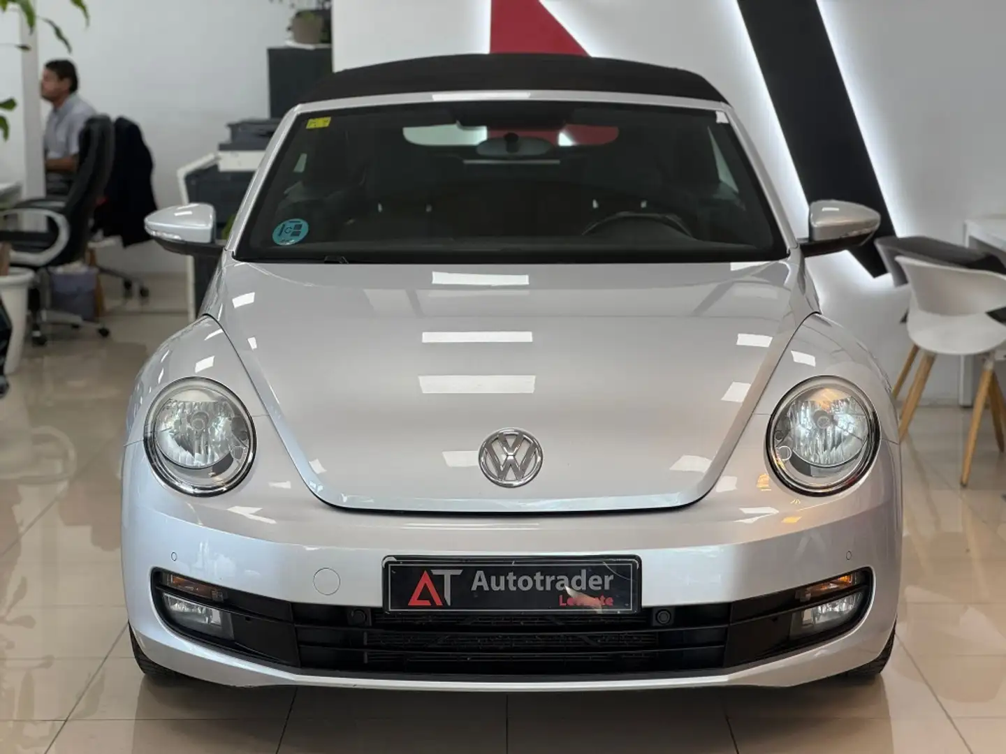 Volkswagen Beetle Cabrio 2.0TDI Design 81kW Argent - 2