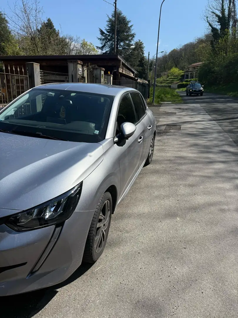 Peugeot 208 1.2 e-VTi 82 cv allure Серый - 1