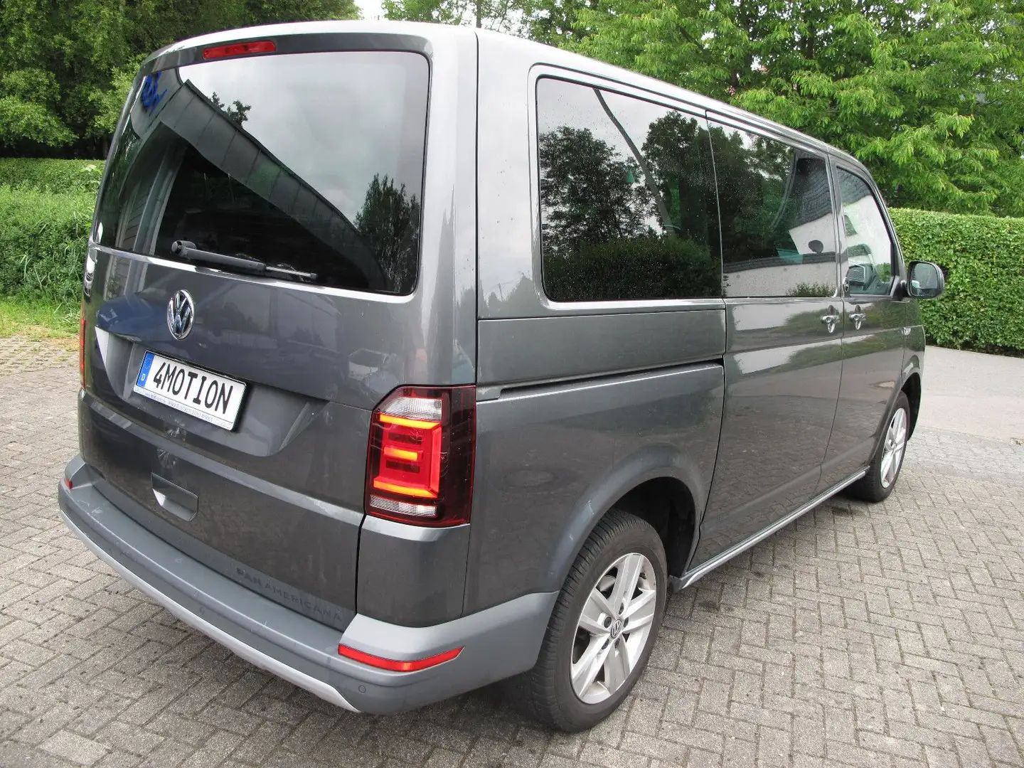 Volkswagen T6 Multivan PanAmericana 4Motion Scheckheft Grijs - 2