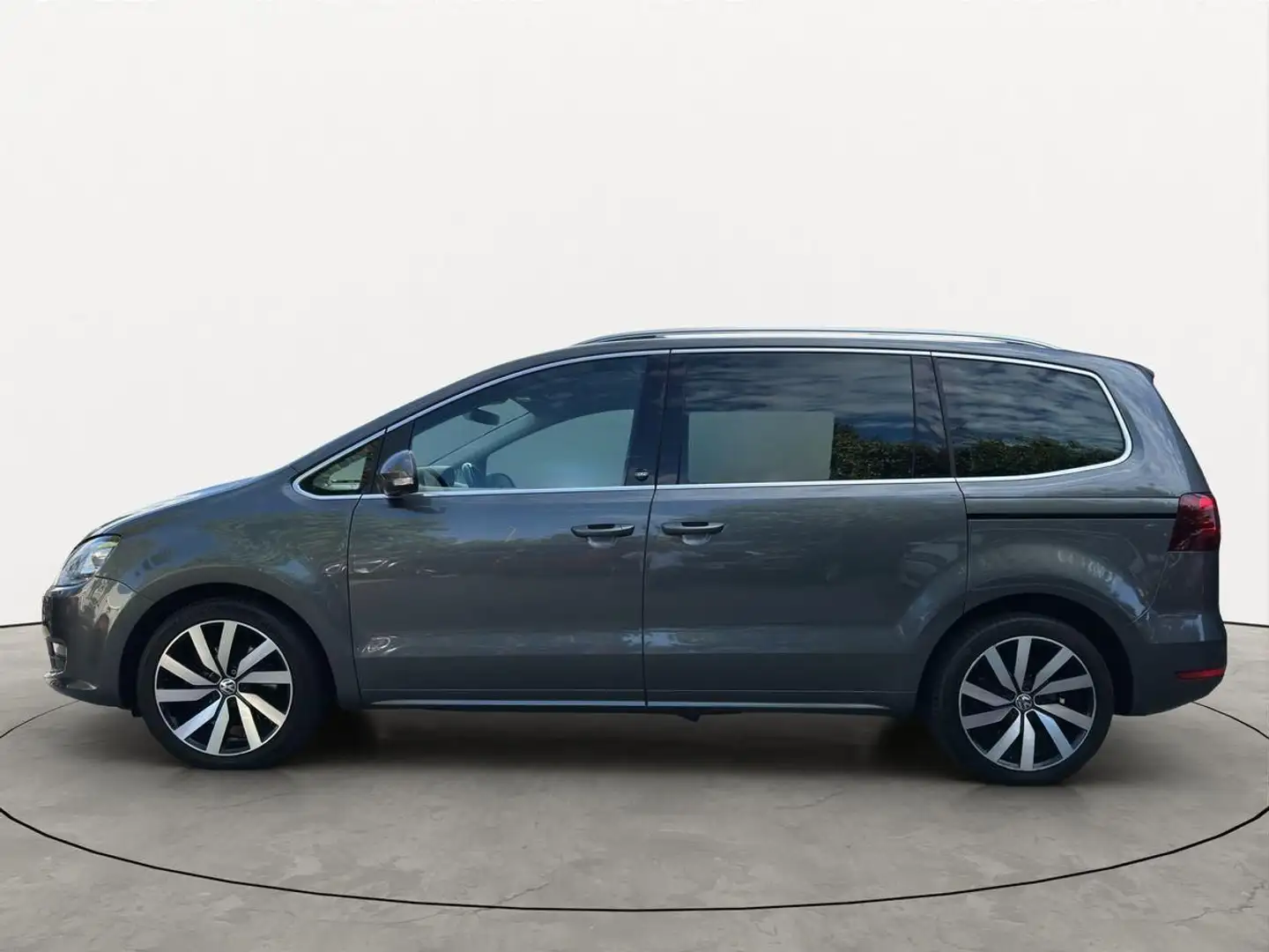 Volkswagen Sharan 7-Sitzer/Bi-Xenon/Kam/SHZ/AHK/Dynaudio Grau - 2