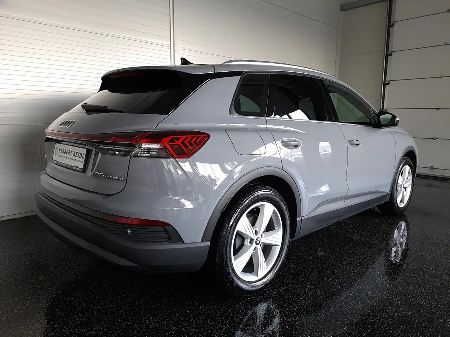 Audi Q4 e-tron *19 ZOLL / VIRTUELL / LED / NAVI / STANDHZG / E... Grijs - 2