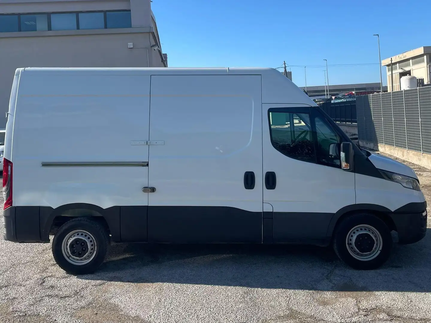 Iveco Daily 35S12 VH2 FURGONE PASSO MEDIO/CORTO 3 POSTI - 2019 Weiß - 2
